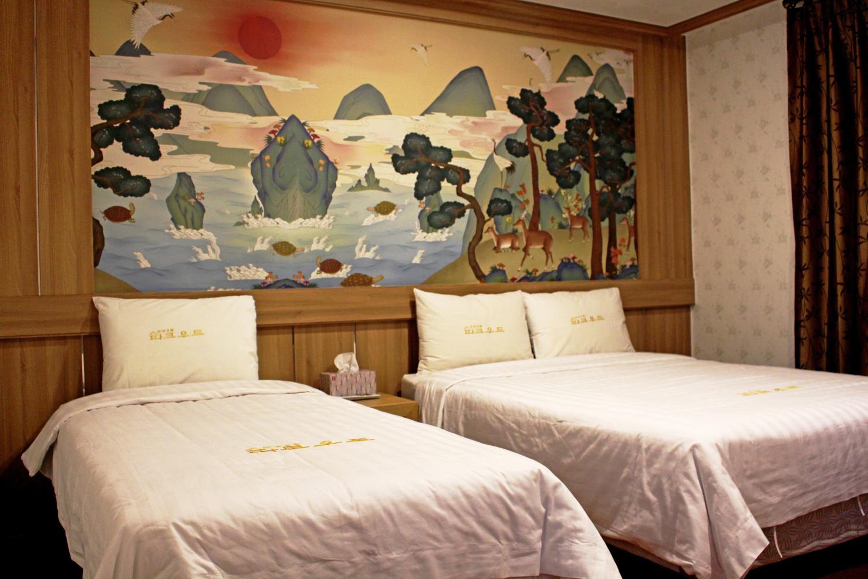Deluxe Twin Room - Photo 1