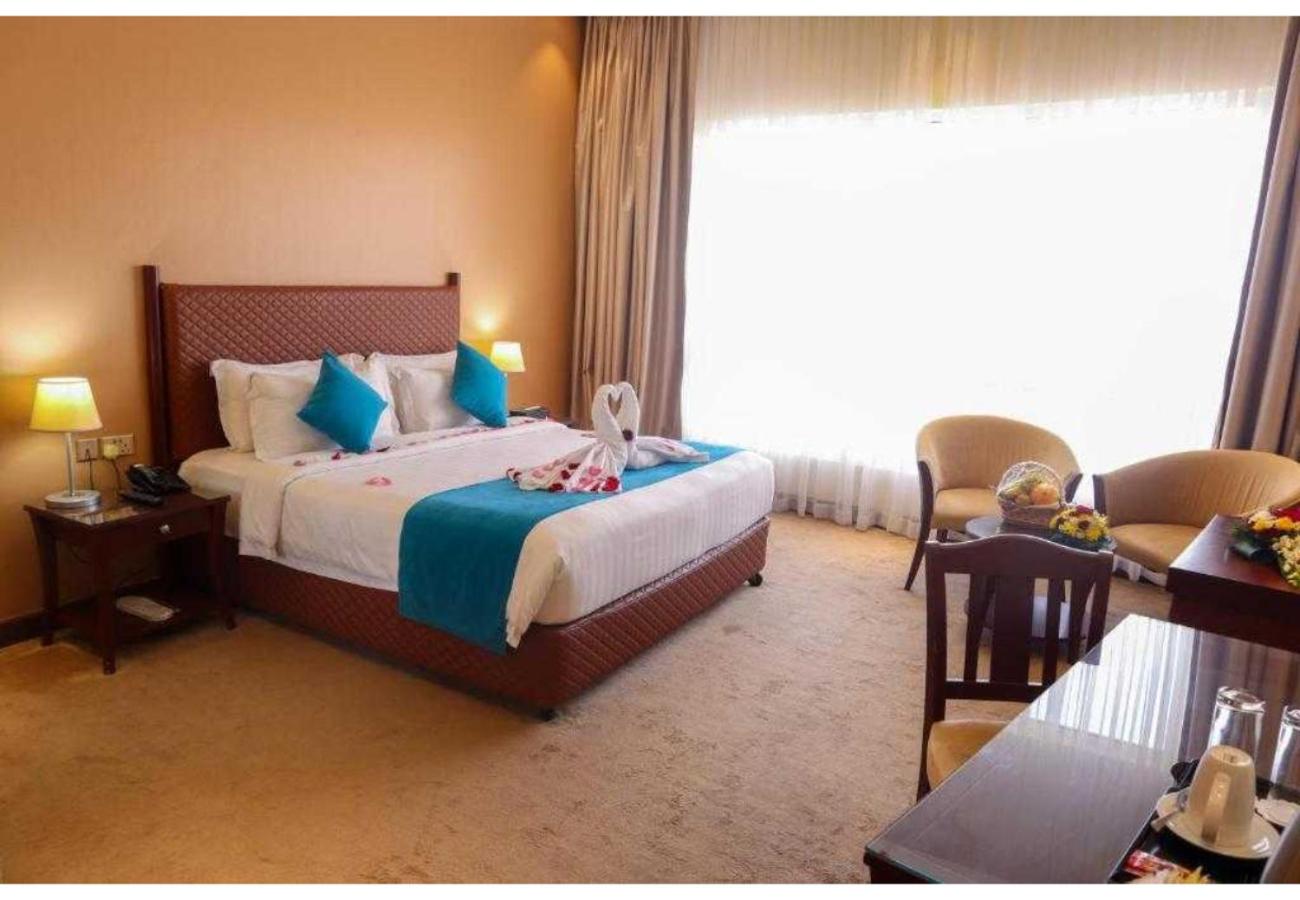 Deluxe King Room - Photo 4