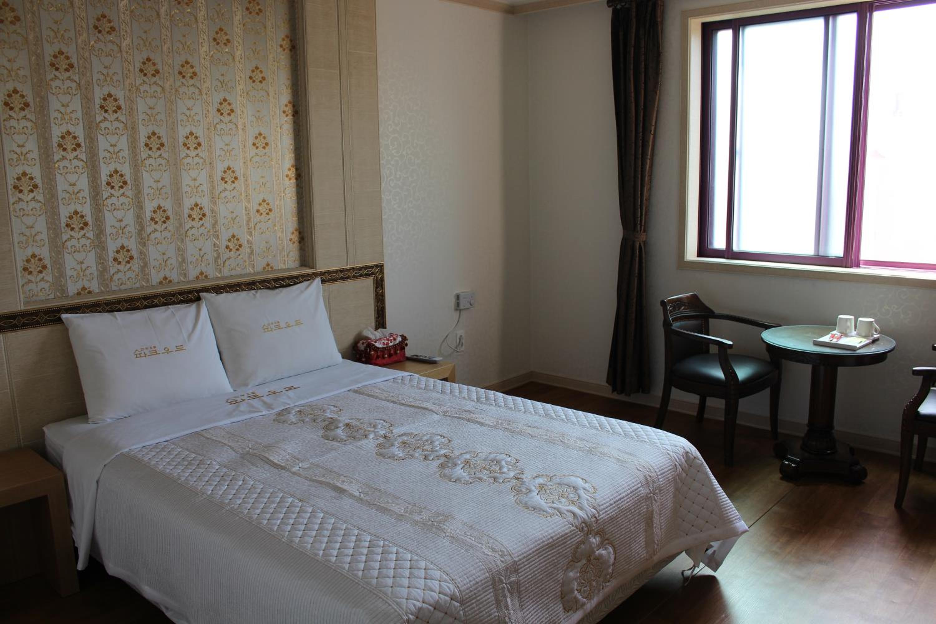 Premium Double Room - Photo 4