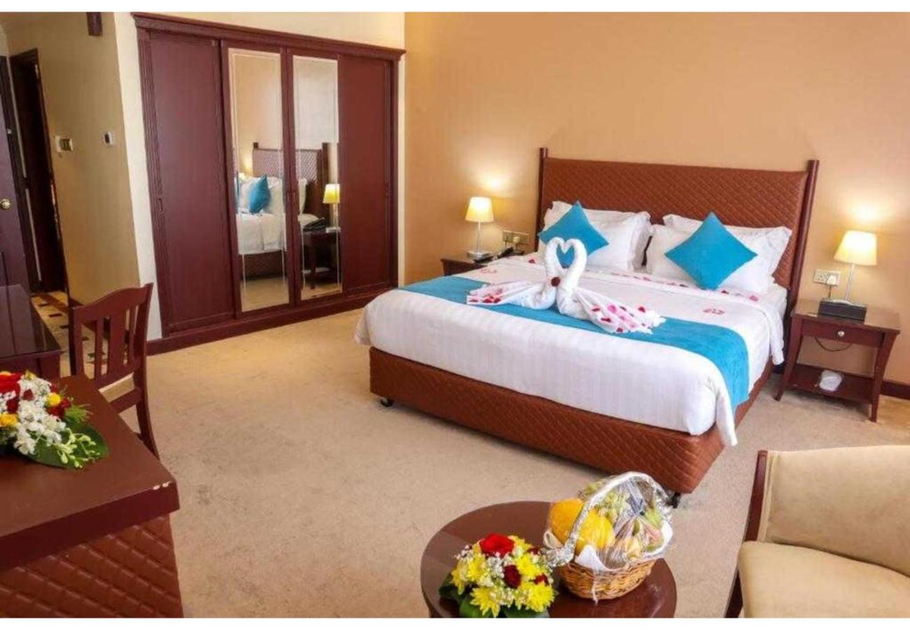 Deluxe King Room - Photo 2