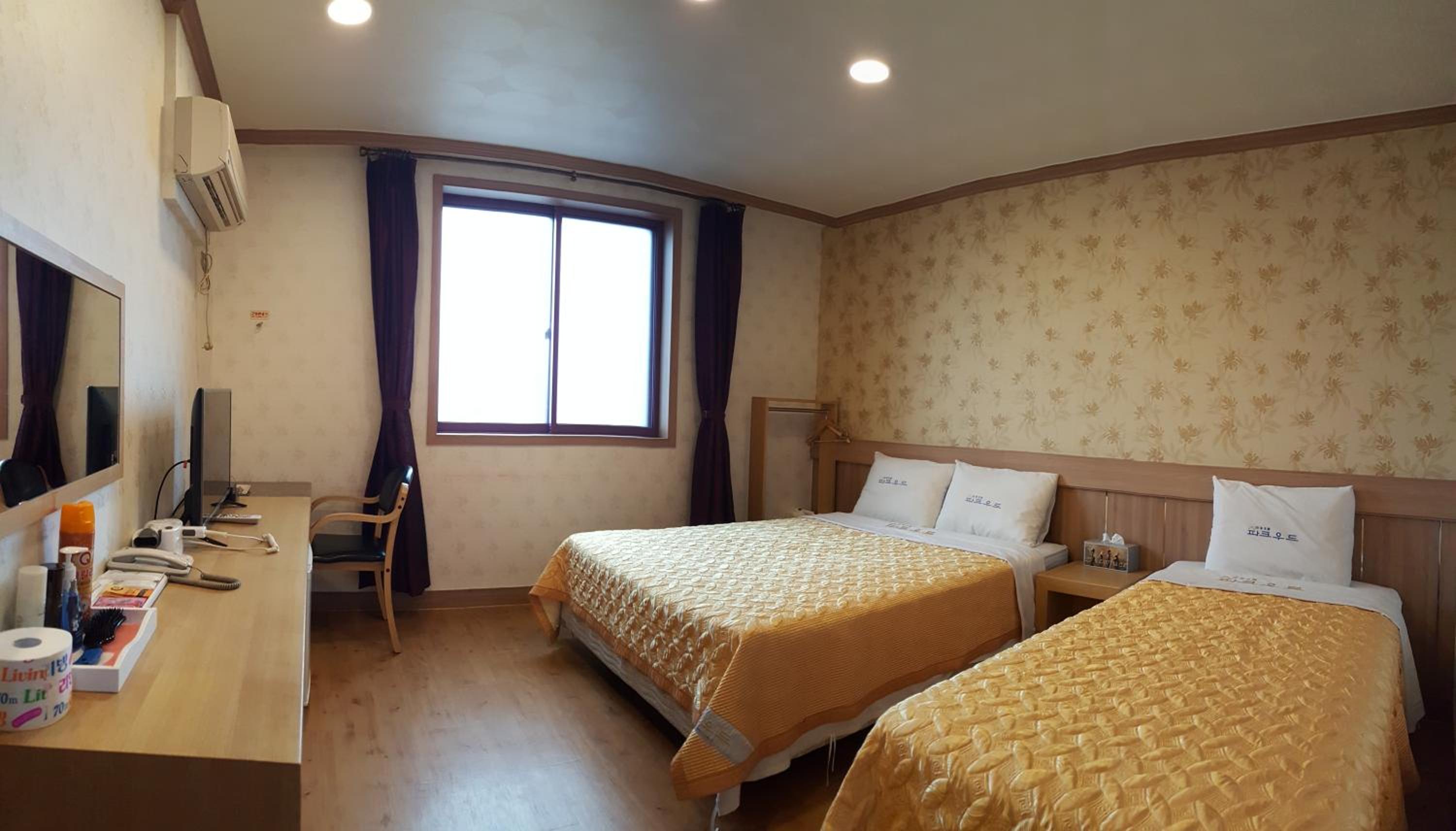 Premium Family Room (4 Adults) - Photo 1