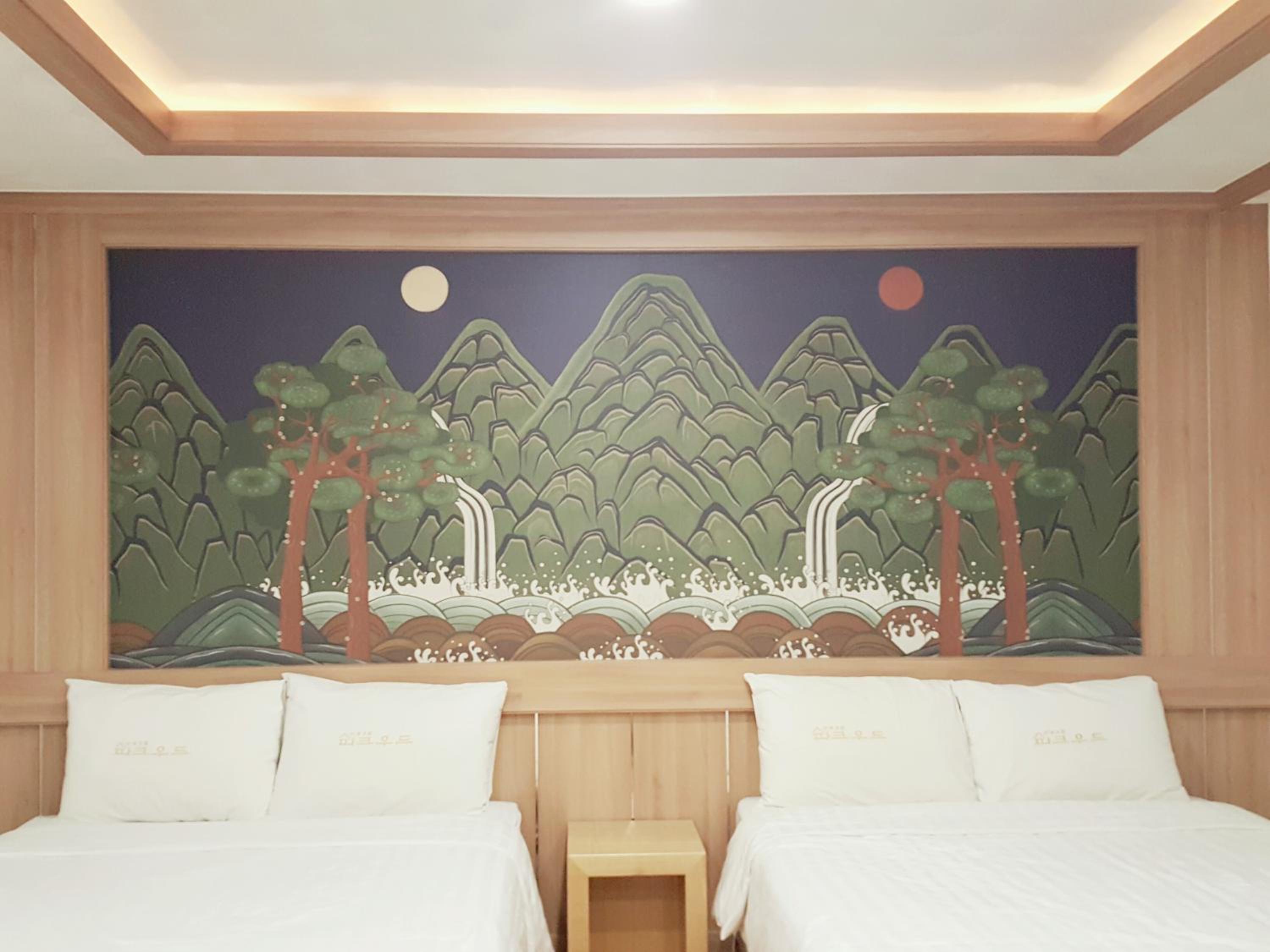 Premium Family Room (4 Adults) - Photo 6