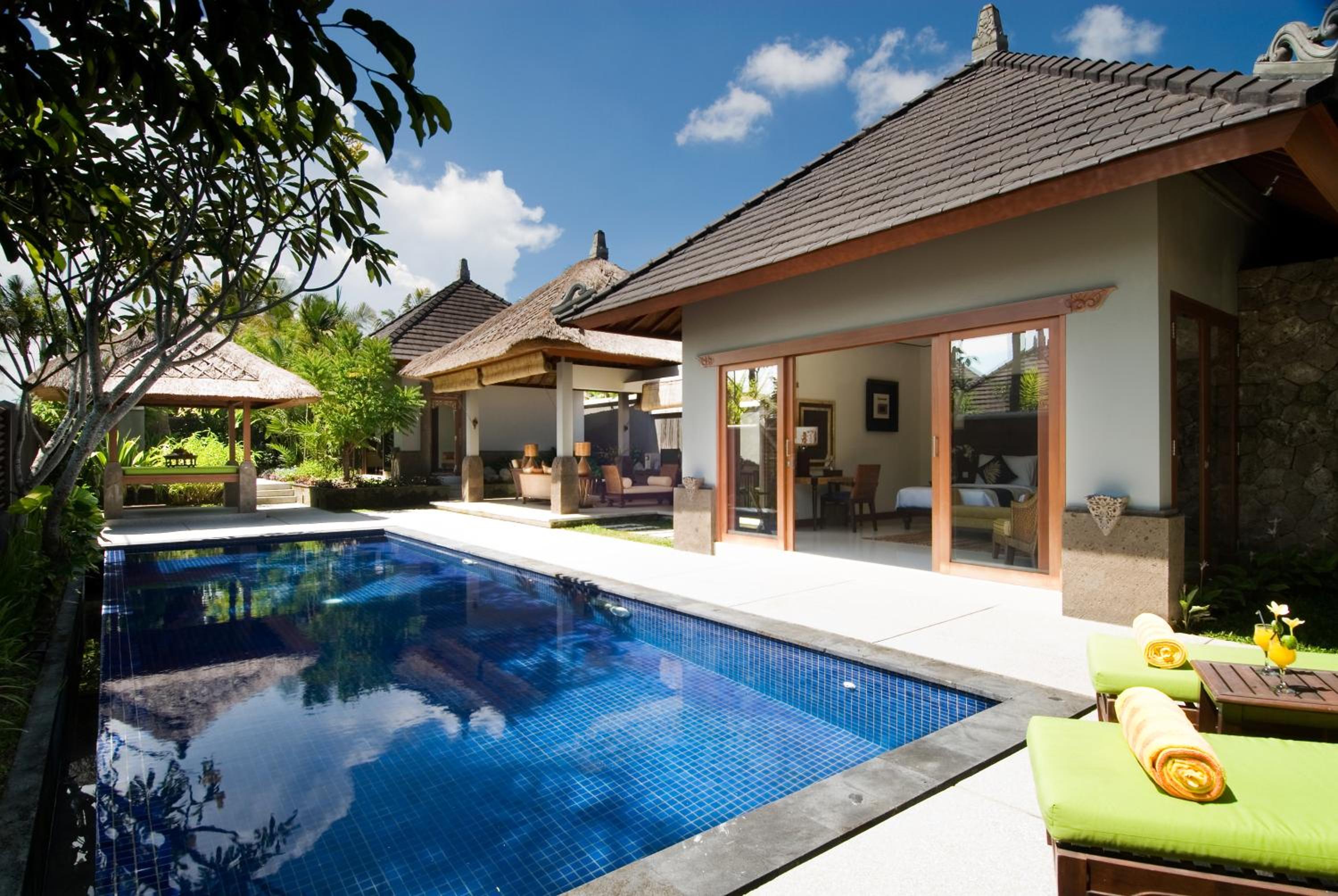Three-Bedroom Villa - Photo 4