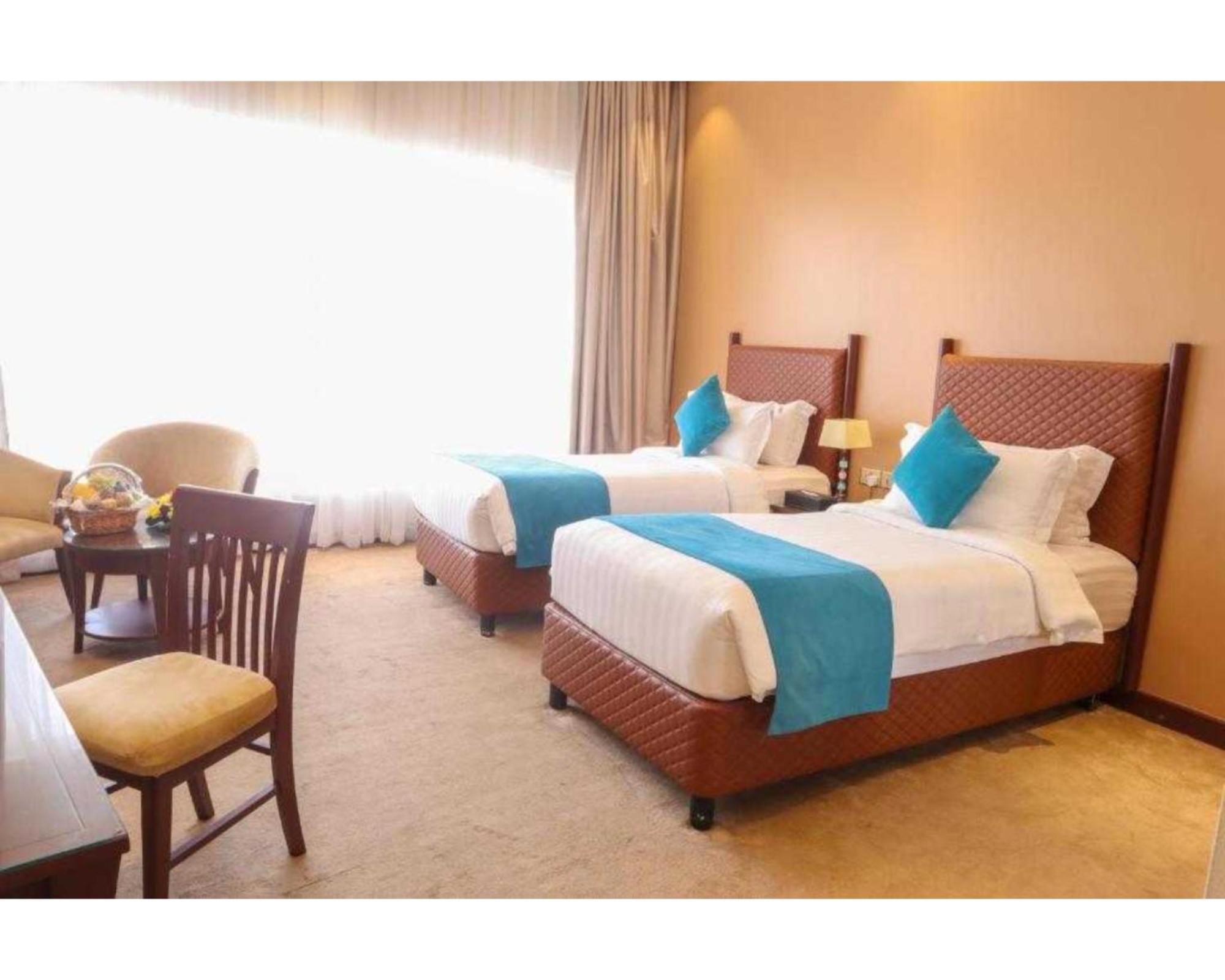 Deluxe Twin Room - Photo 8