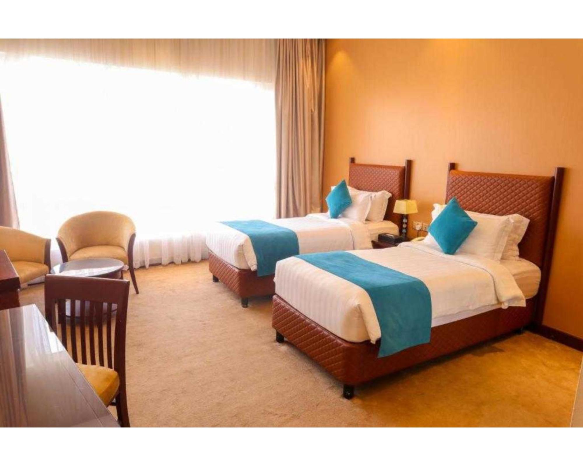 Deluxe Twin Room - Photo 6