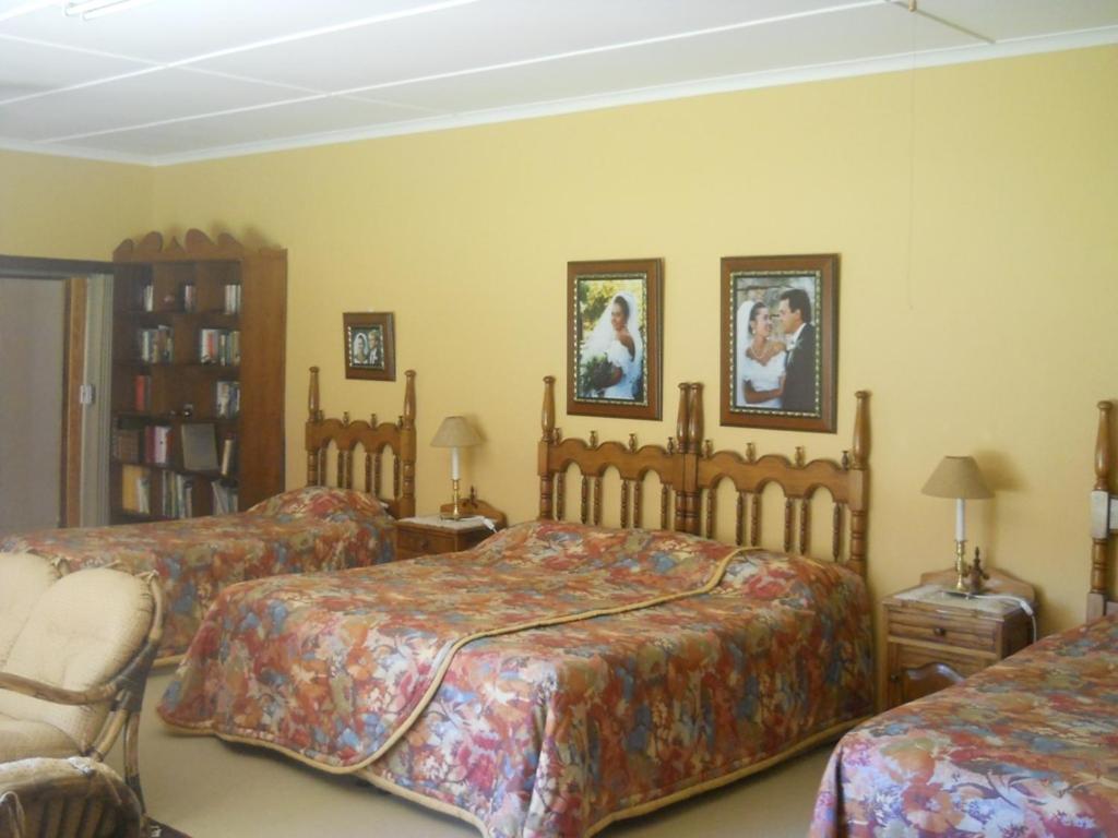 Family Room - Photo 2