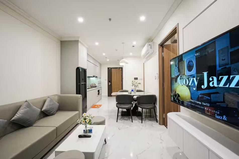 One-Bedroom Apartment with Balcony photo 3