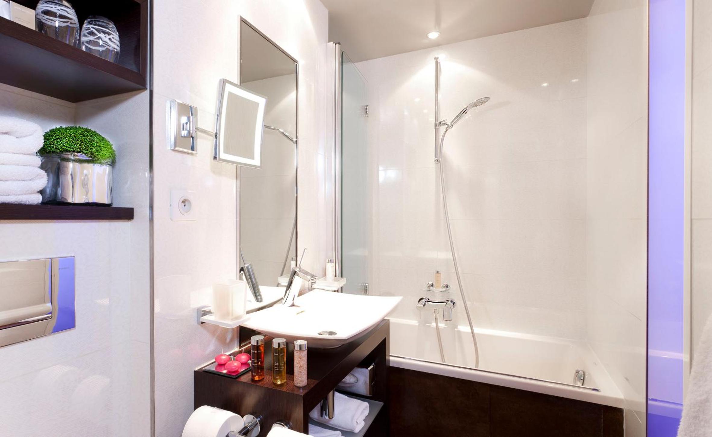 Deluxe Triple Room photo 2