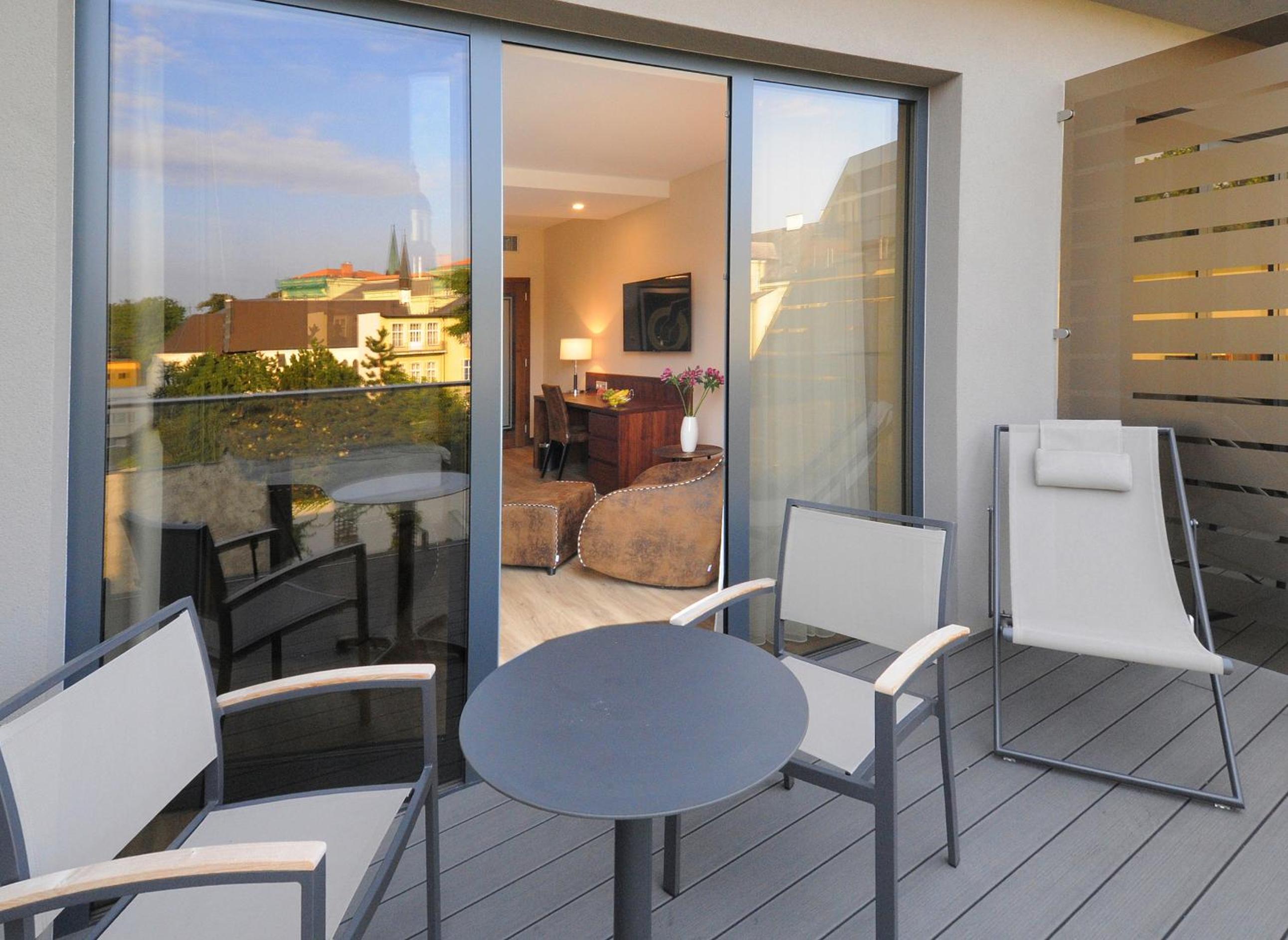 Deluxe Double Room with Balcony photo 3