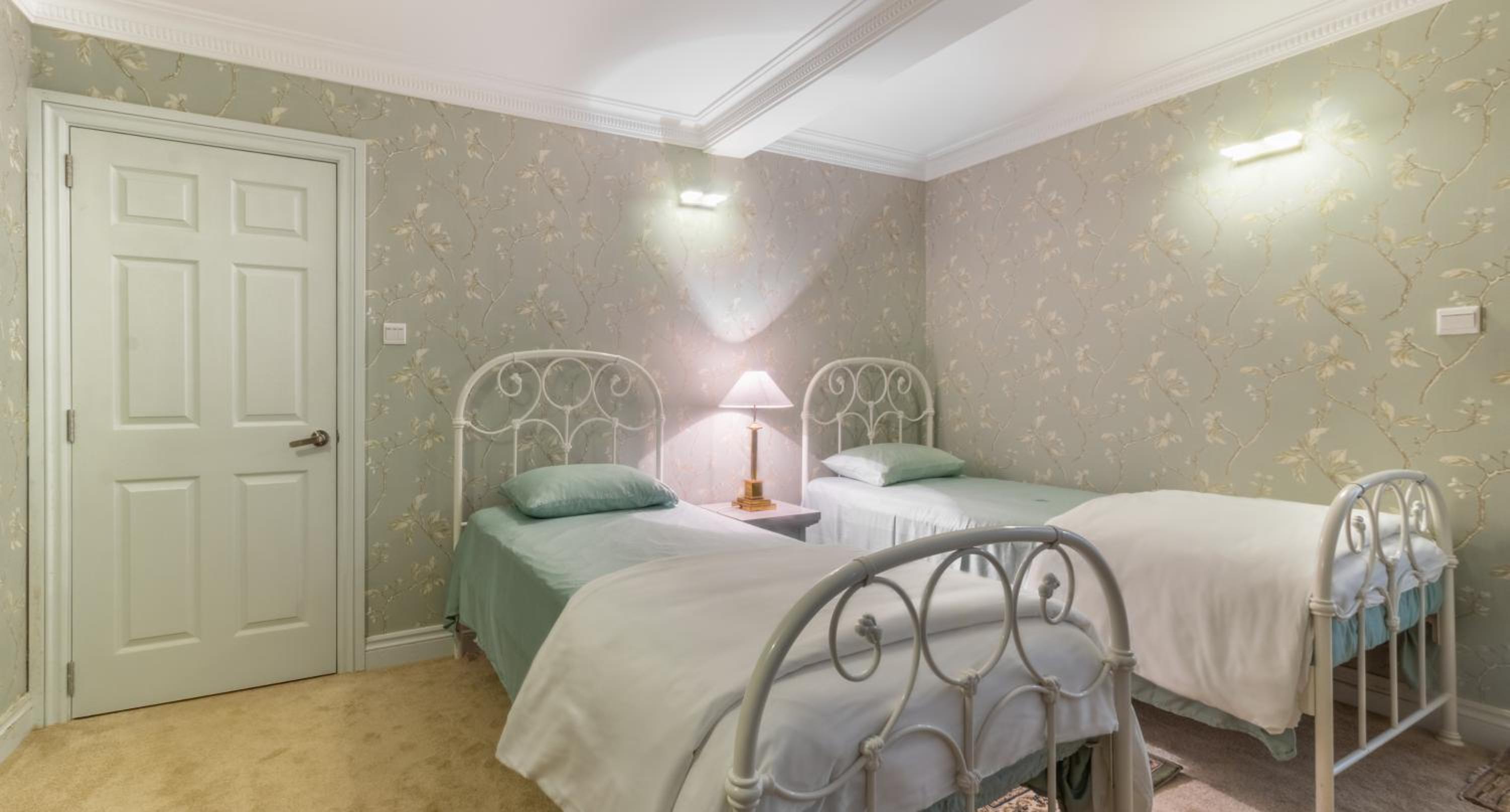 Deluxe Twin Room photo 1
