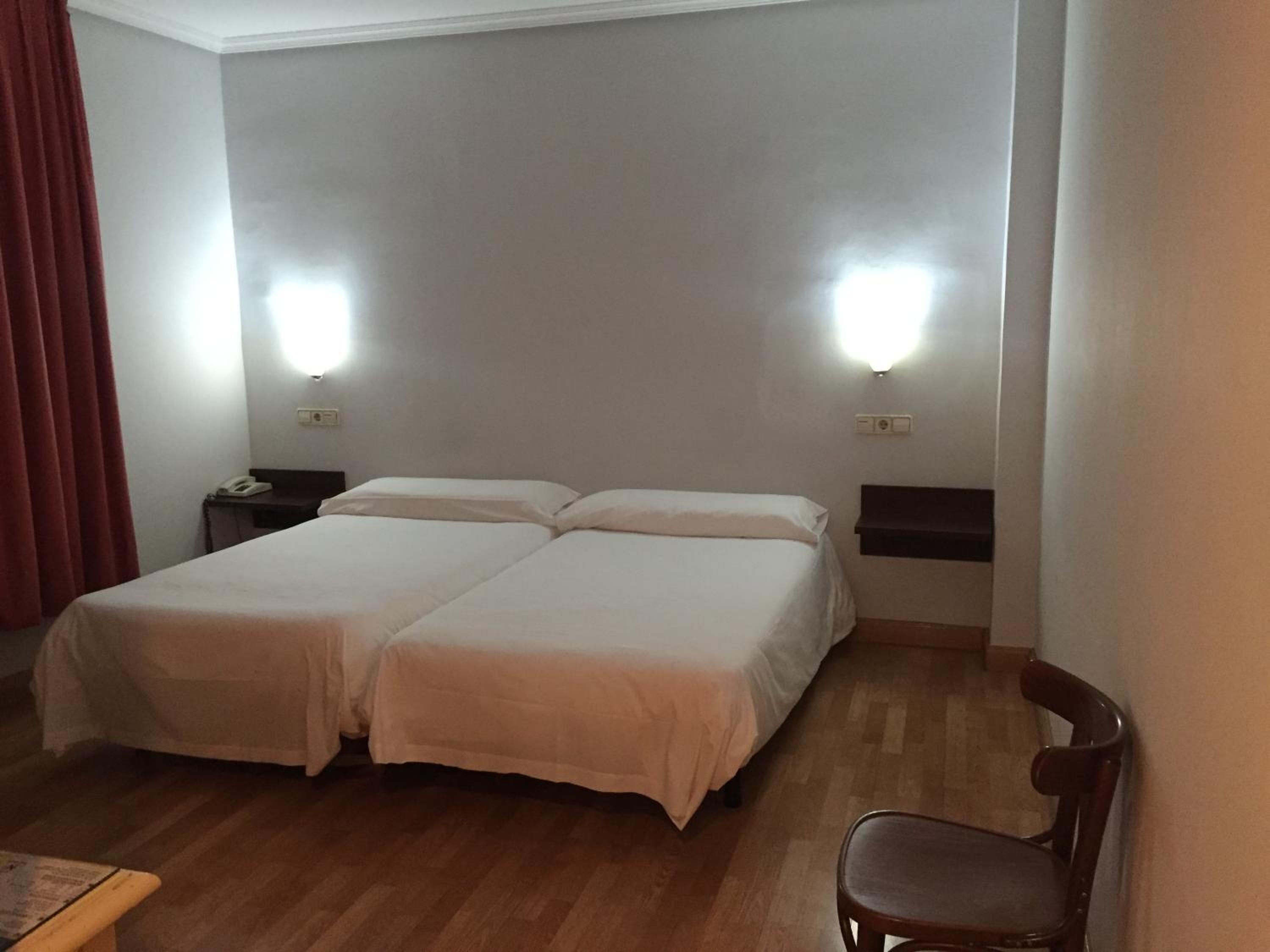 Double Room - Photo 2