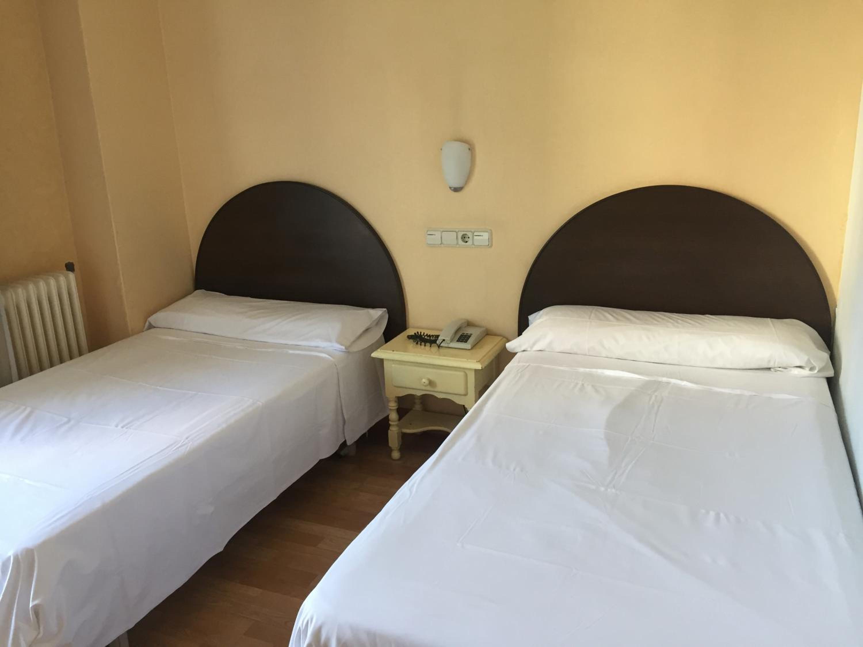 Double Room - Photo 4