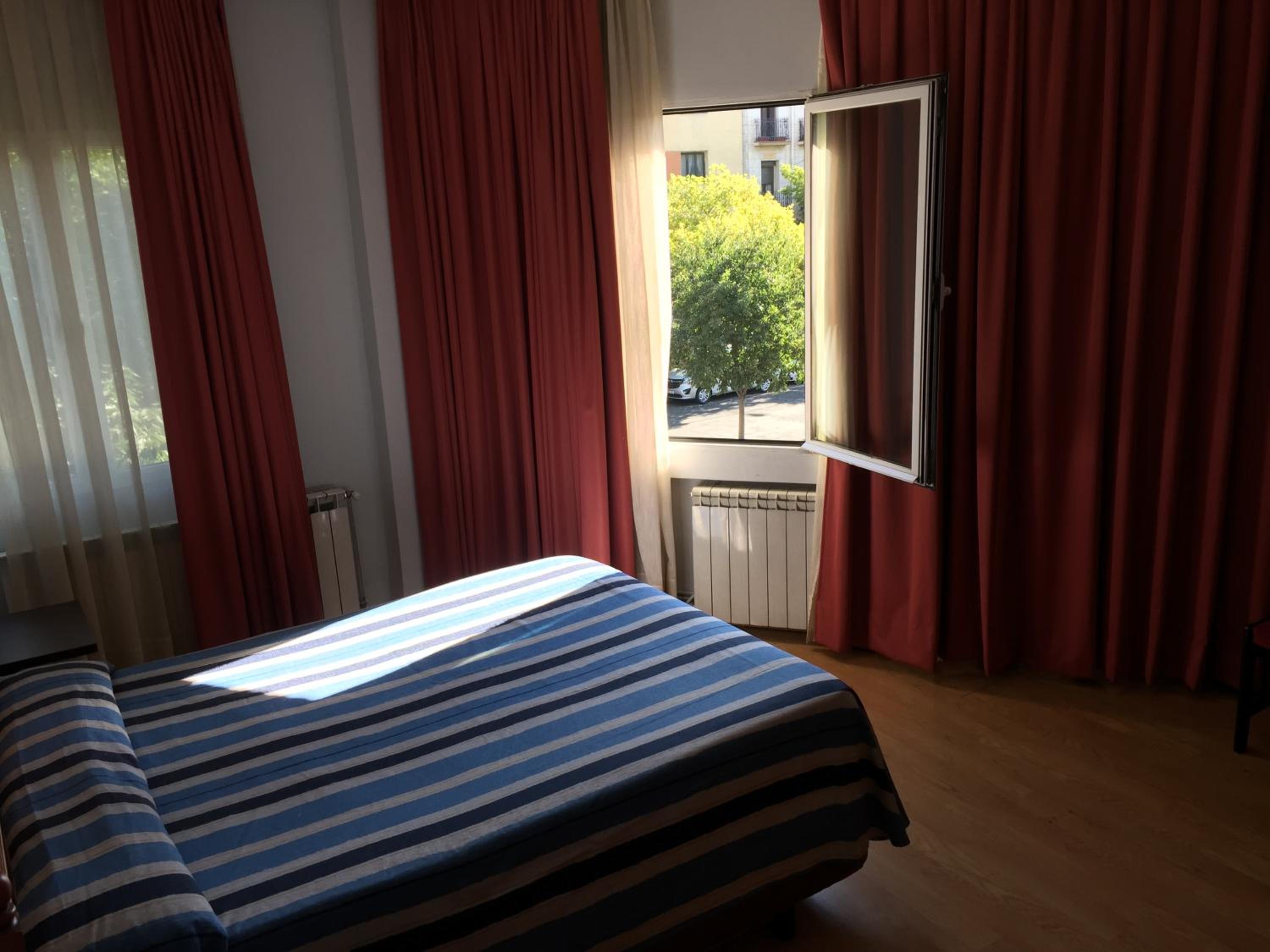 Double Room - Photo 3
