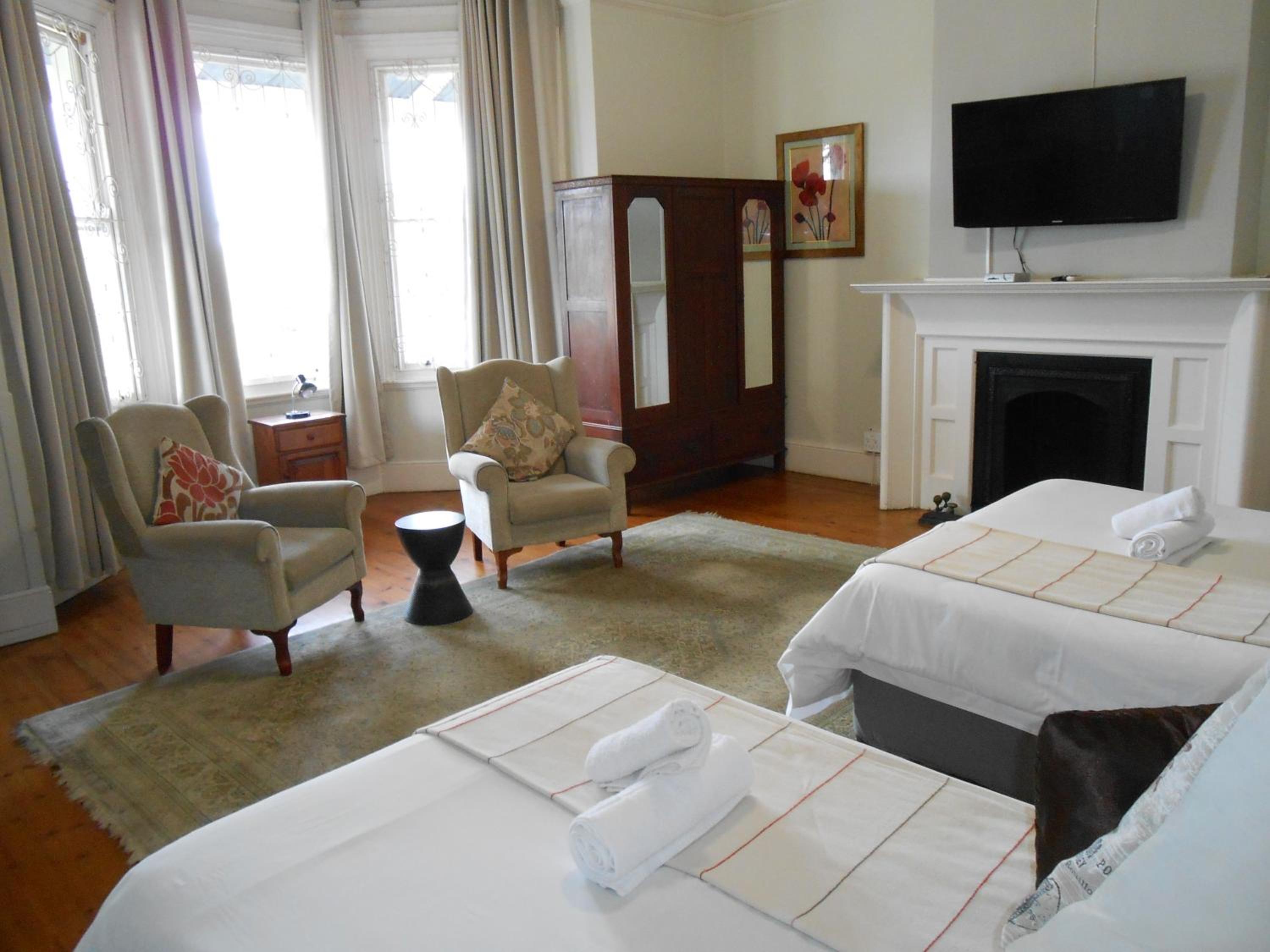 Family Room - Photo 3