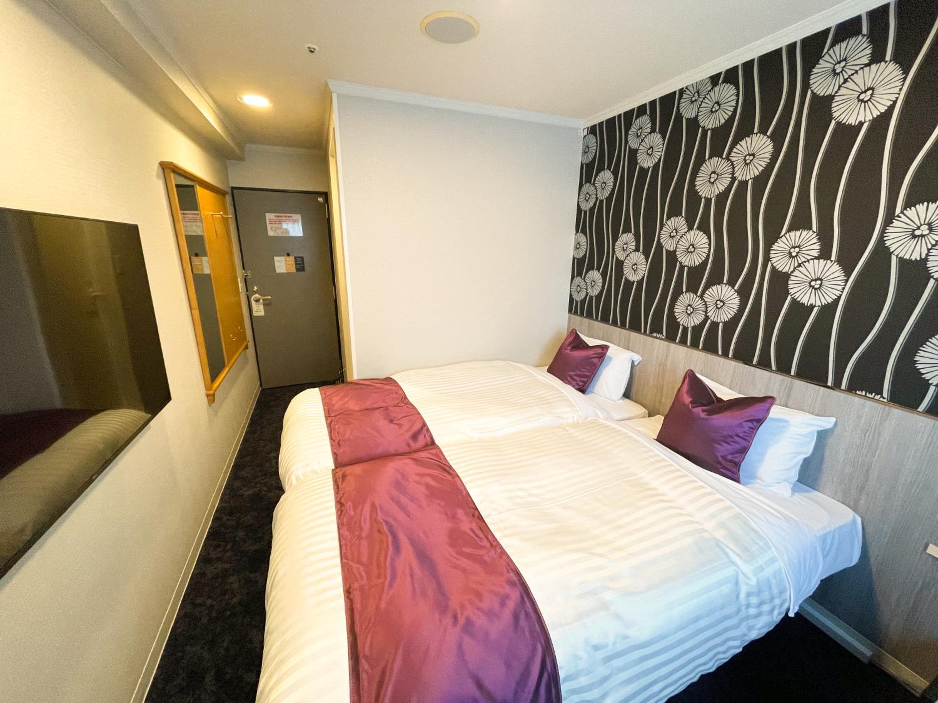 Twin Room - Photo 2