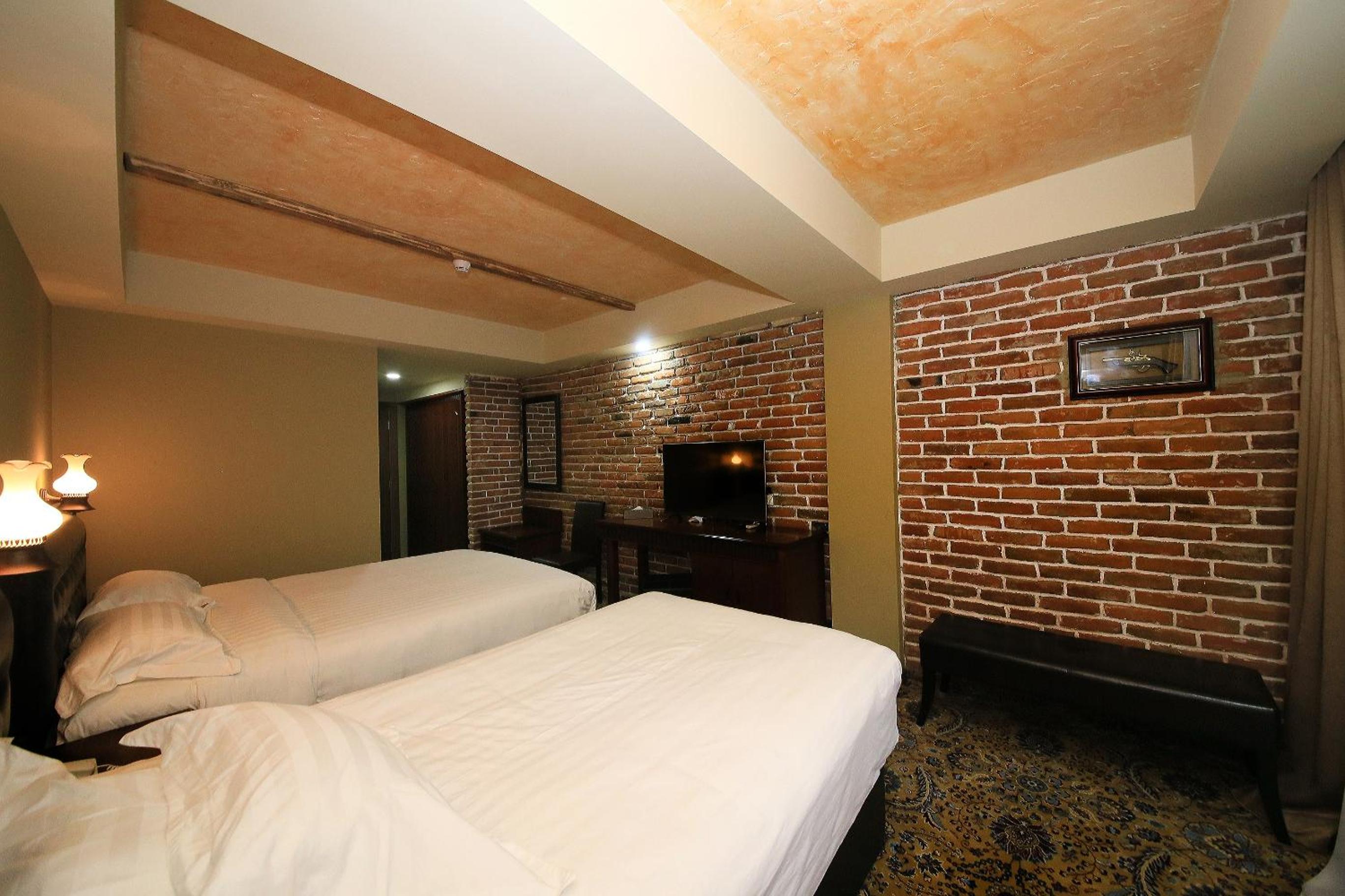 Classic Triple Room - Photo 7