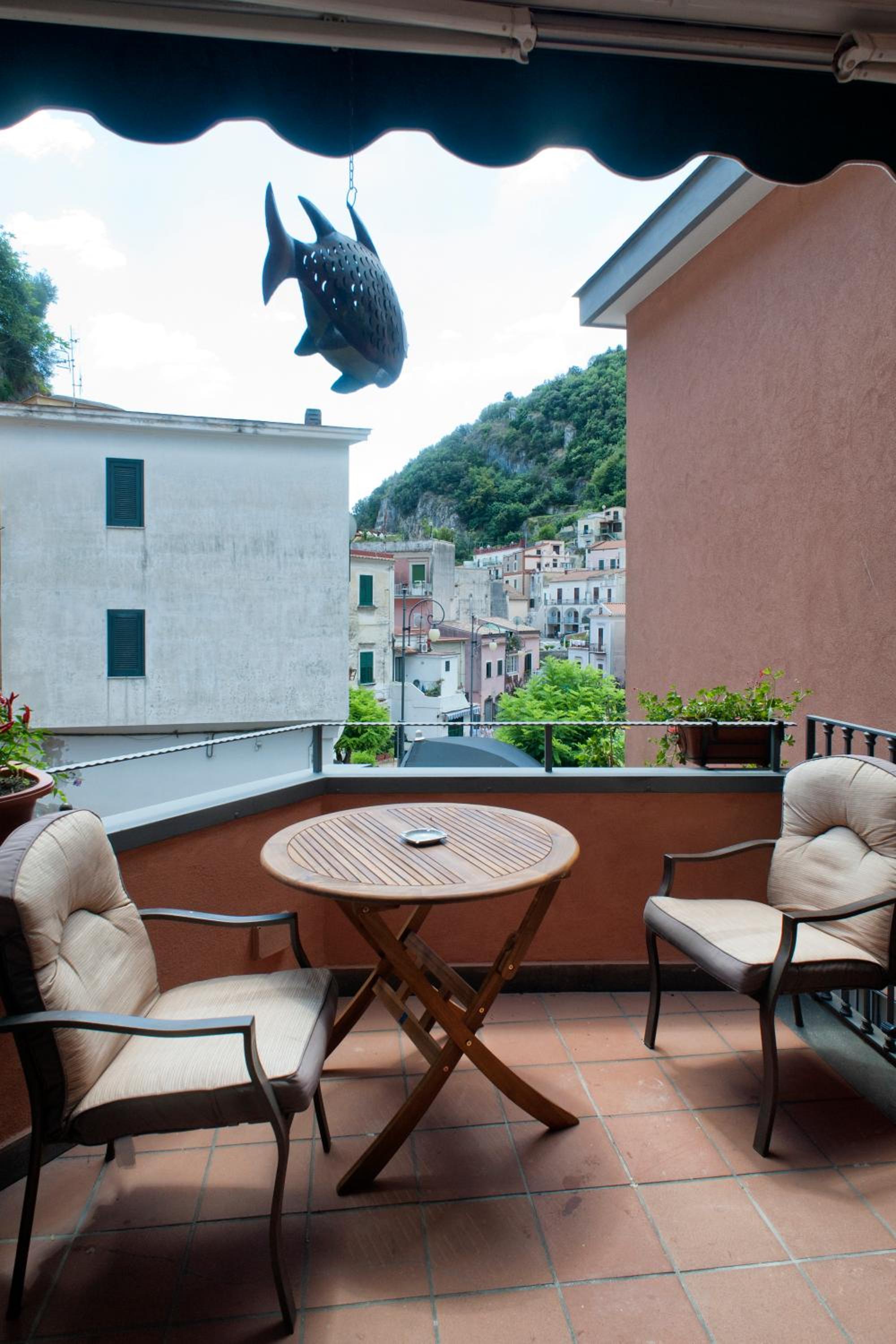 Double Room with Balcony - Photo 7