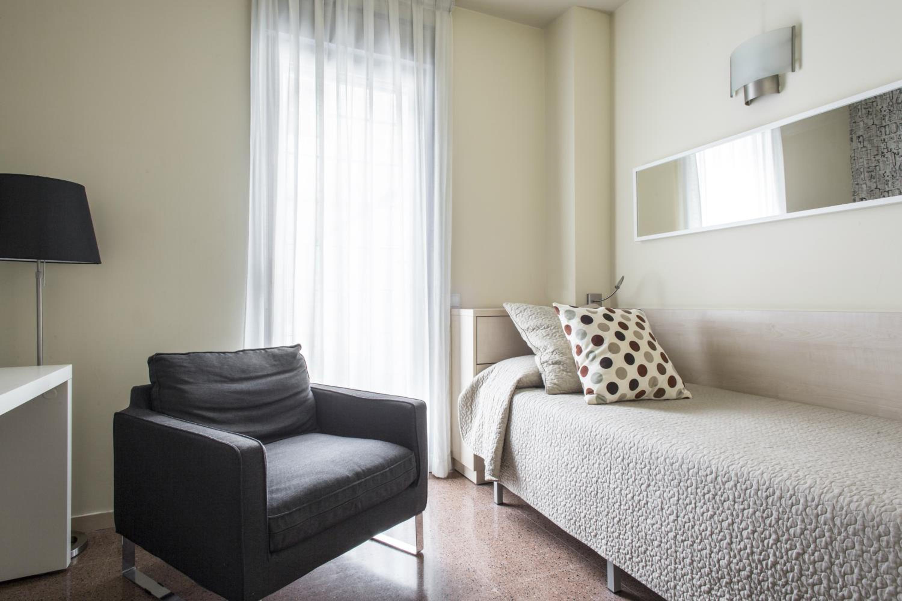 Executive Studio (1 Adult)