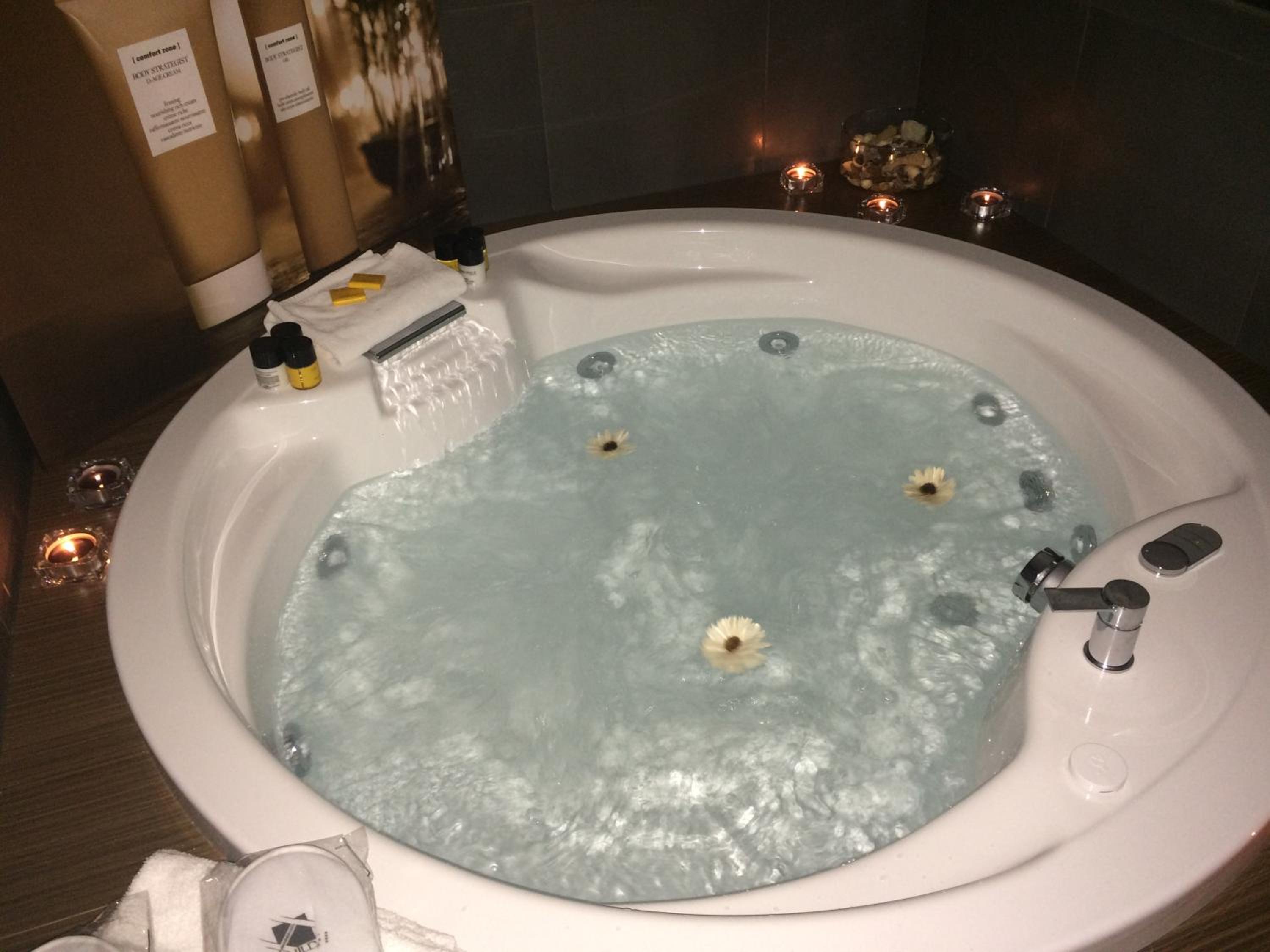 Double or Twin Room with Spa Package photo 2