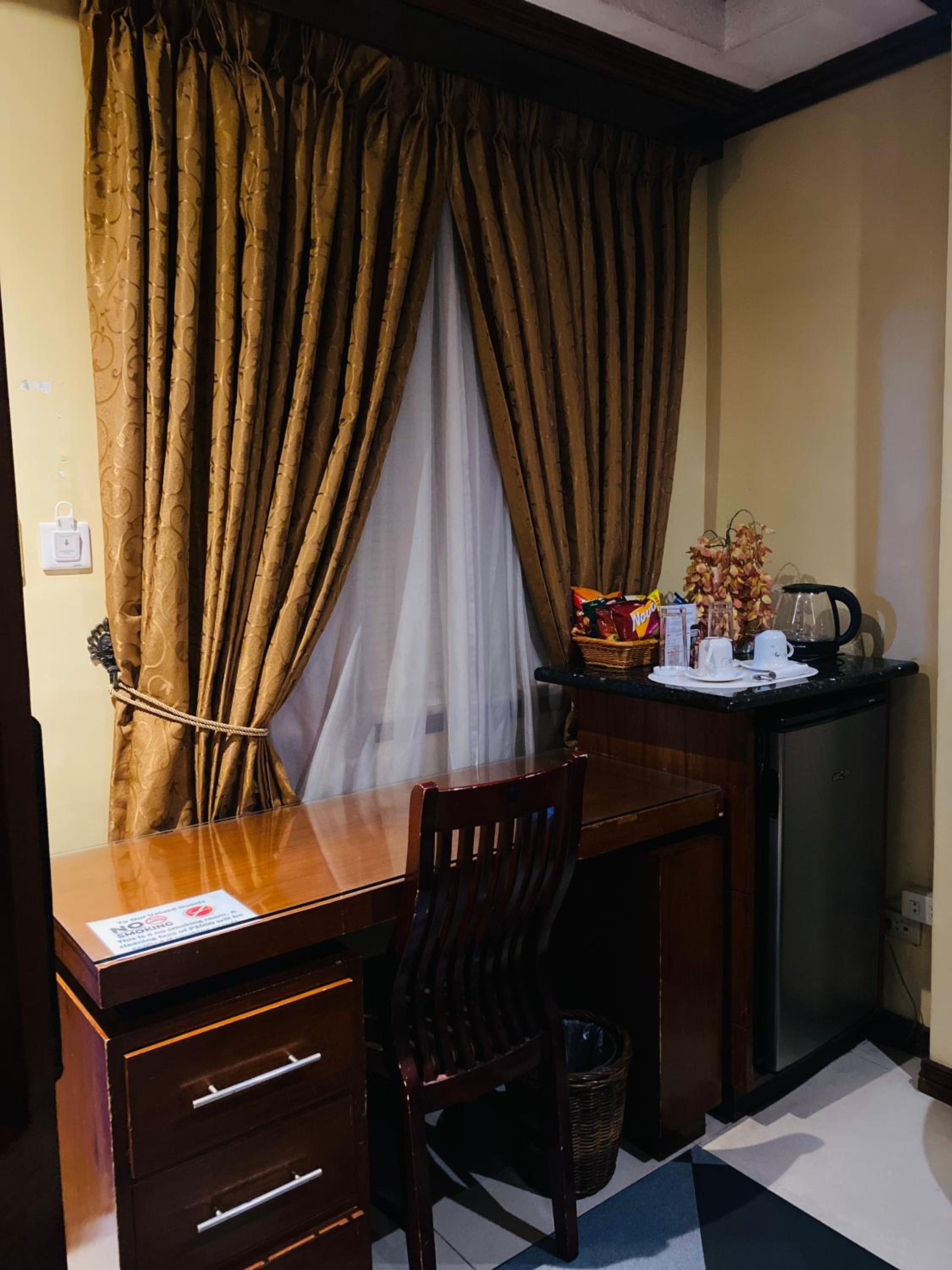 Deluxe King Room