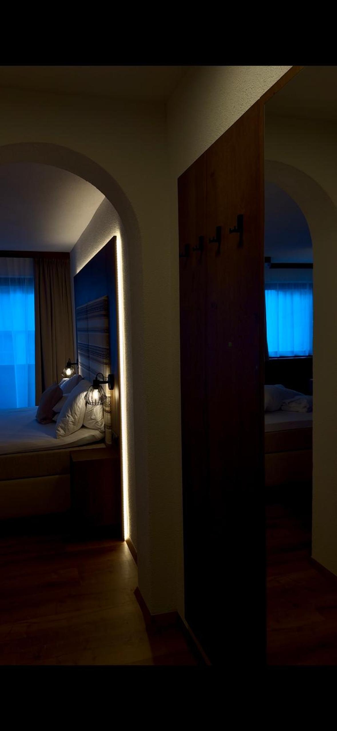 Double Room with Extra Bed photo 3