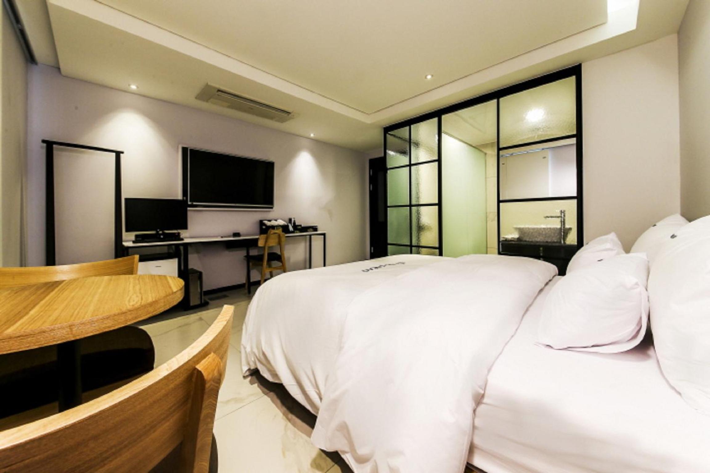 Standard Double Room photo 2