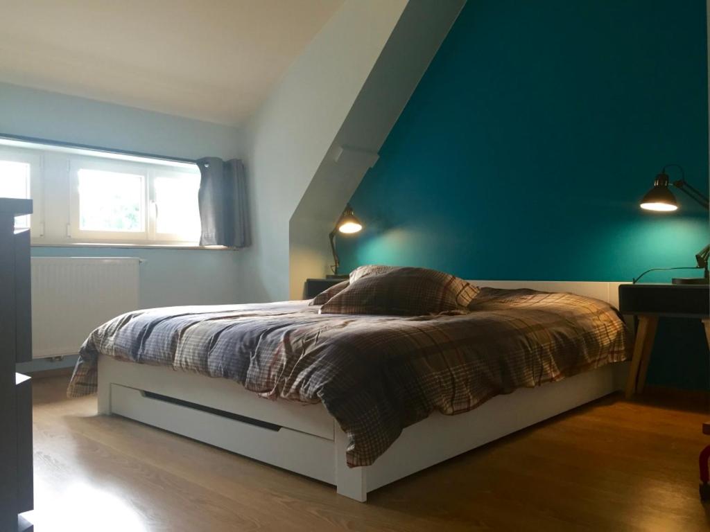 Two-Bedroom Apartment - Photo 2