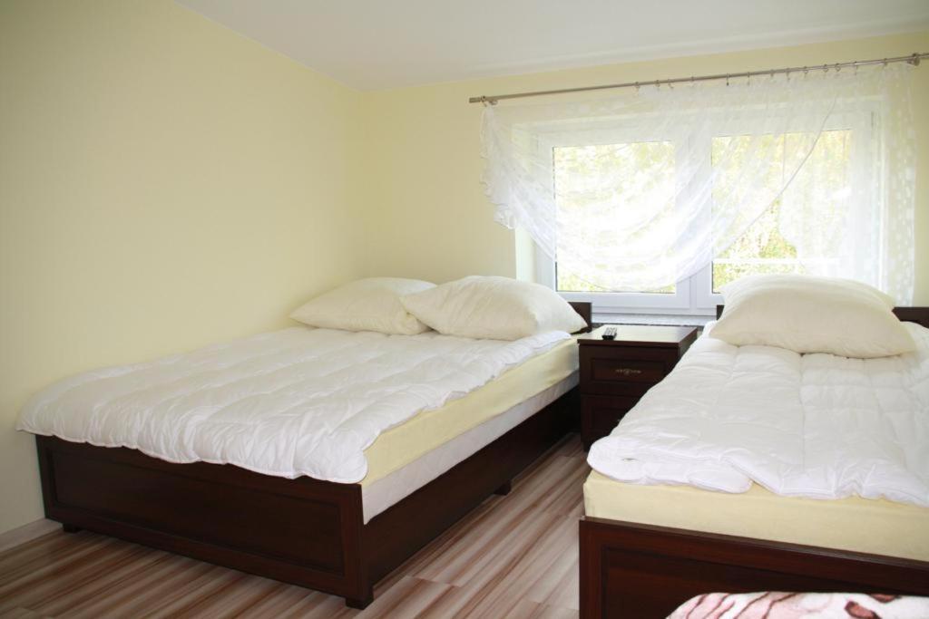 Double Room with Private Bathroom - Photo 2