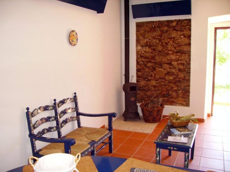 One-Bedroom Apartment - Photo 3