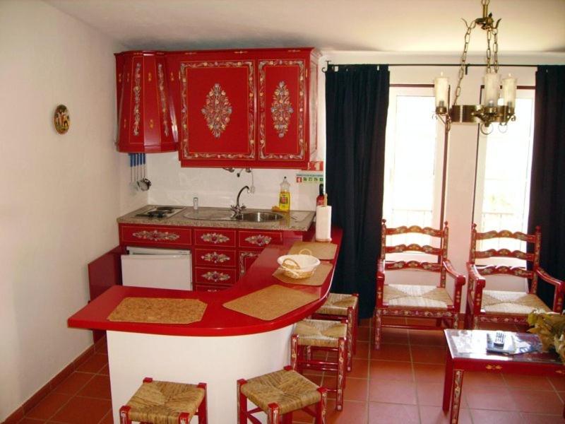Two-Bedroom Apartment - Photo 3