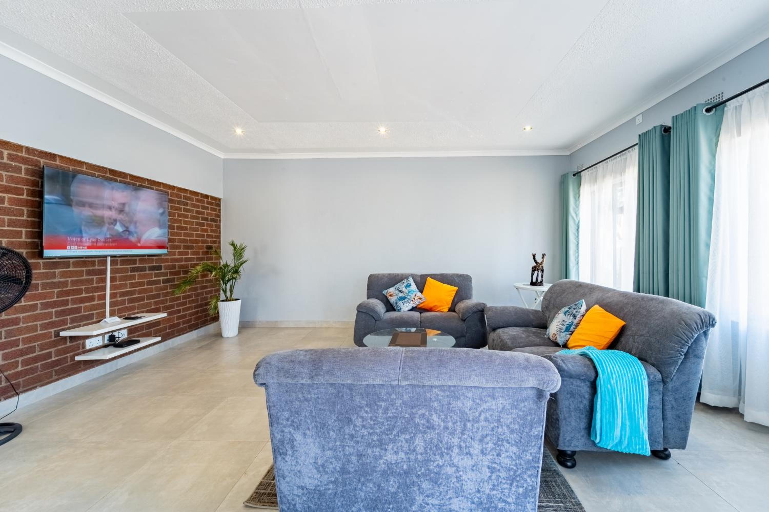 Three-Bedroom Vacation Home  photo 1