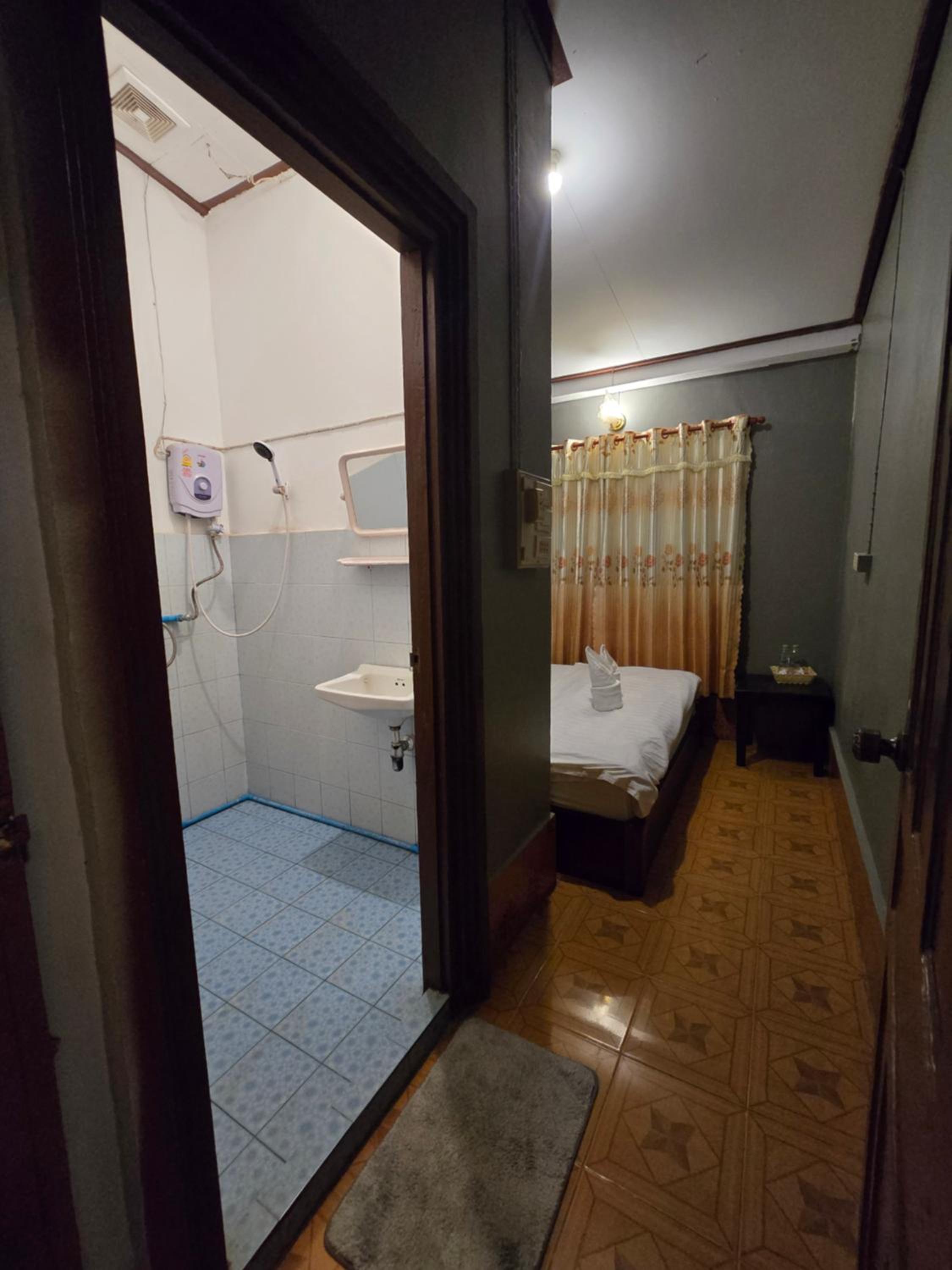 Budget Single Room photo 3