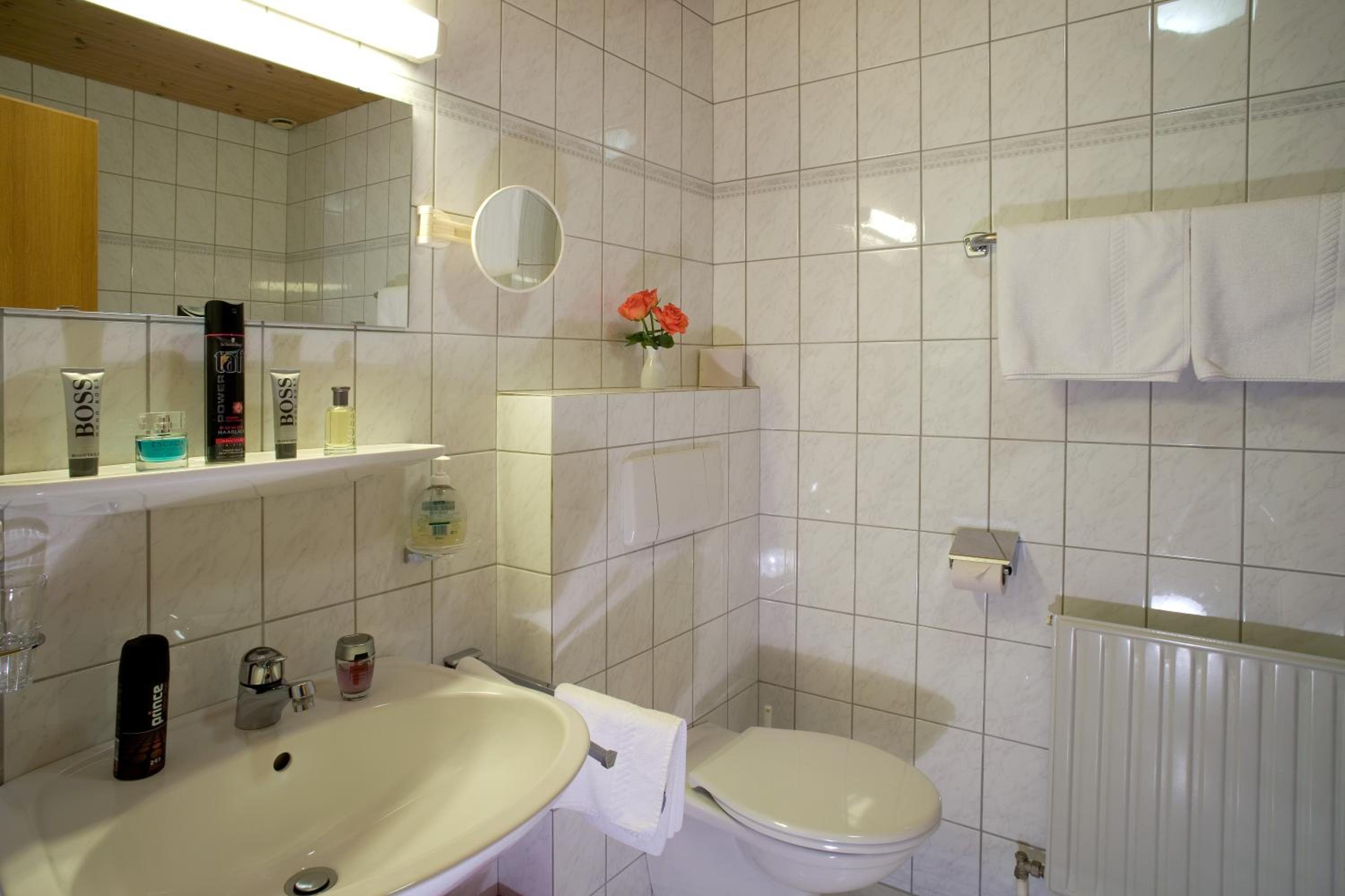 Economy Double Room photo 2