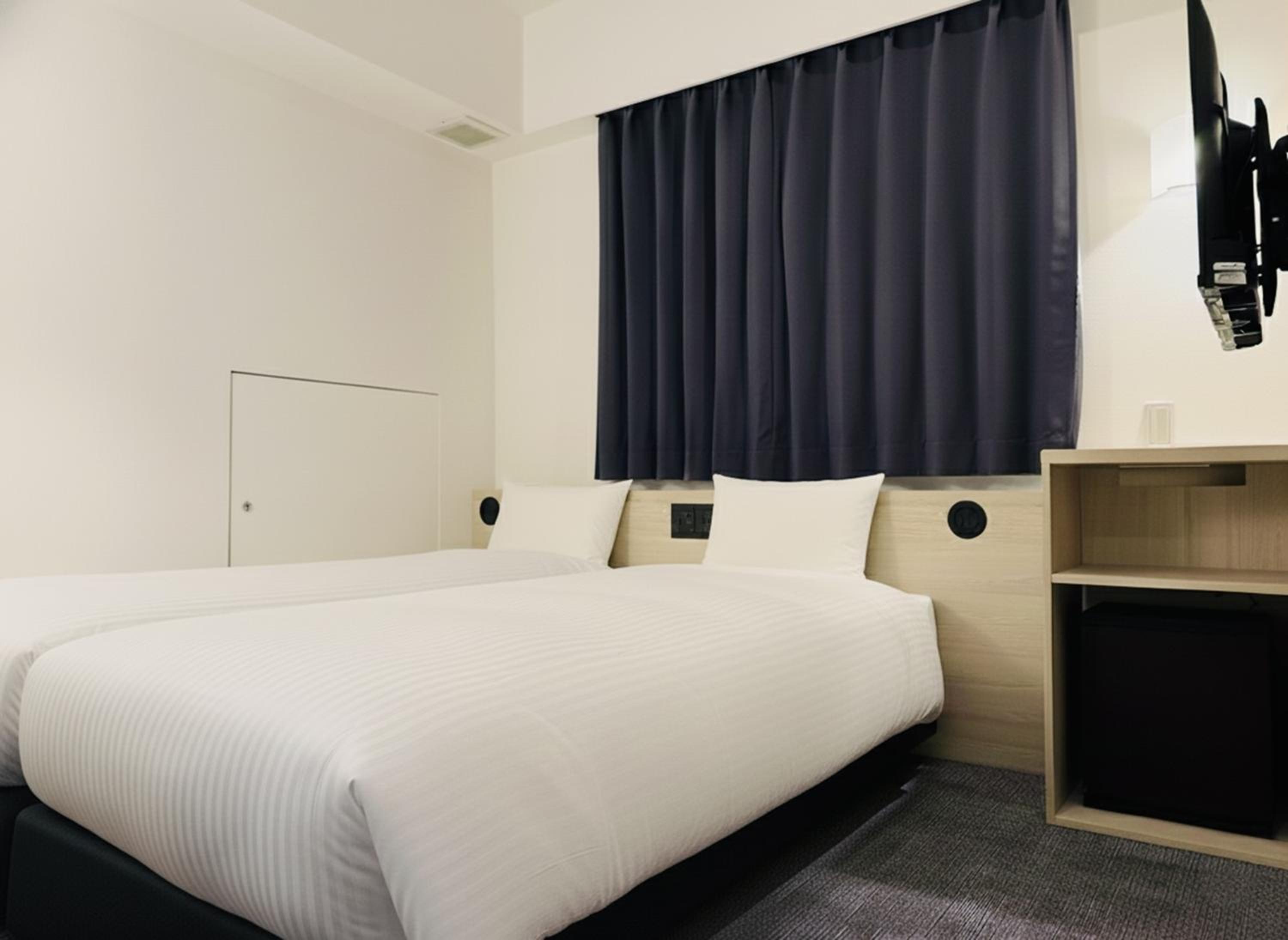 Economy Twin Room photo 3
