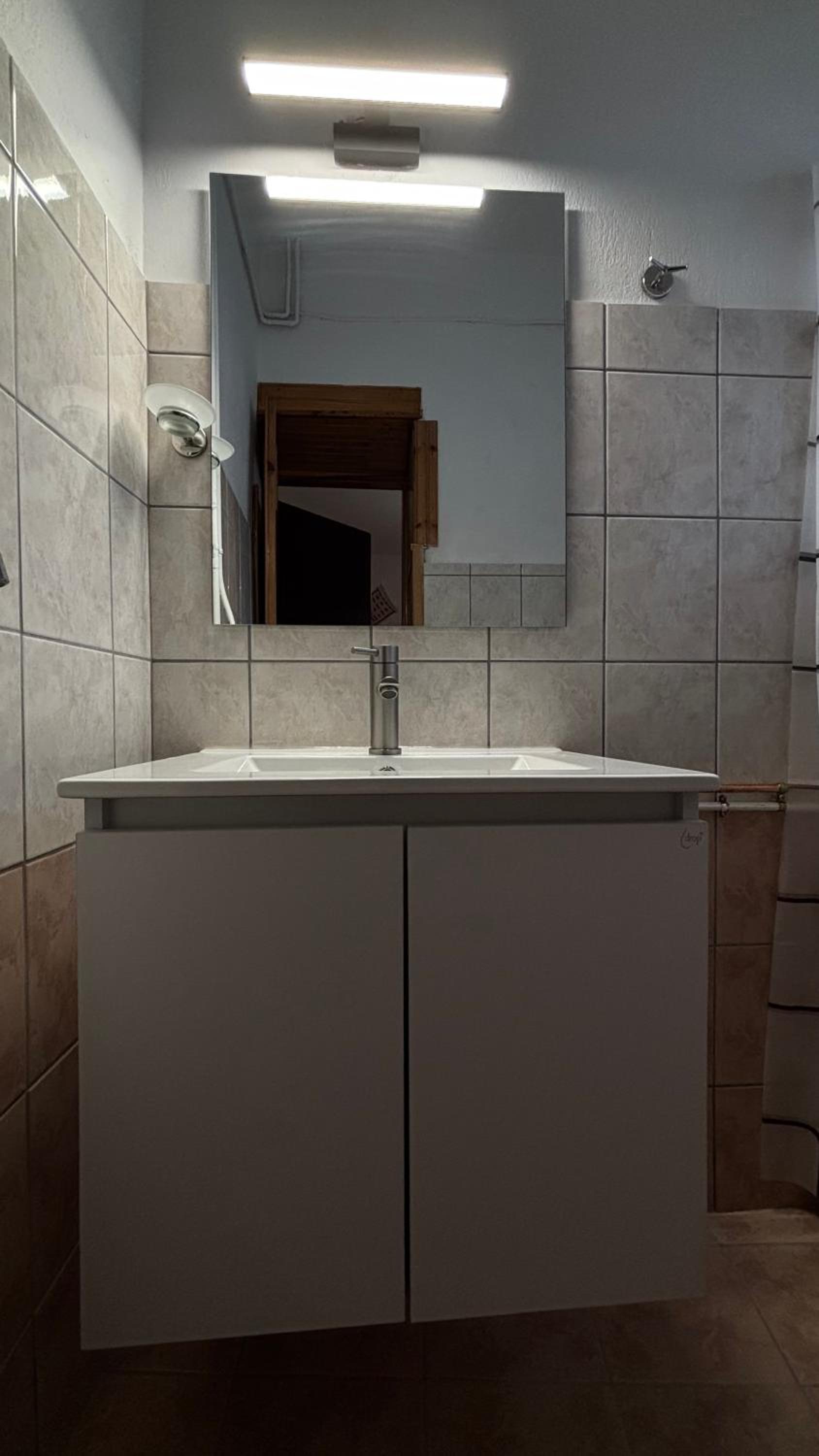 Deluxe Double or Twin Room - Photo 3