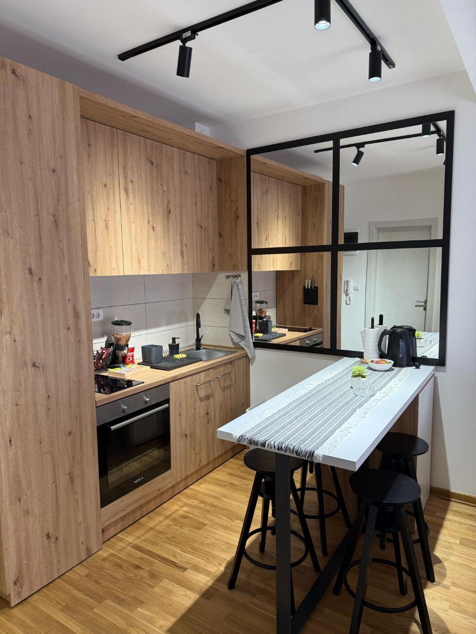 One-Bedroom Apartment photo 2