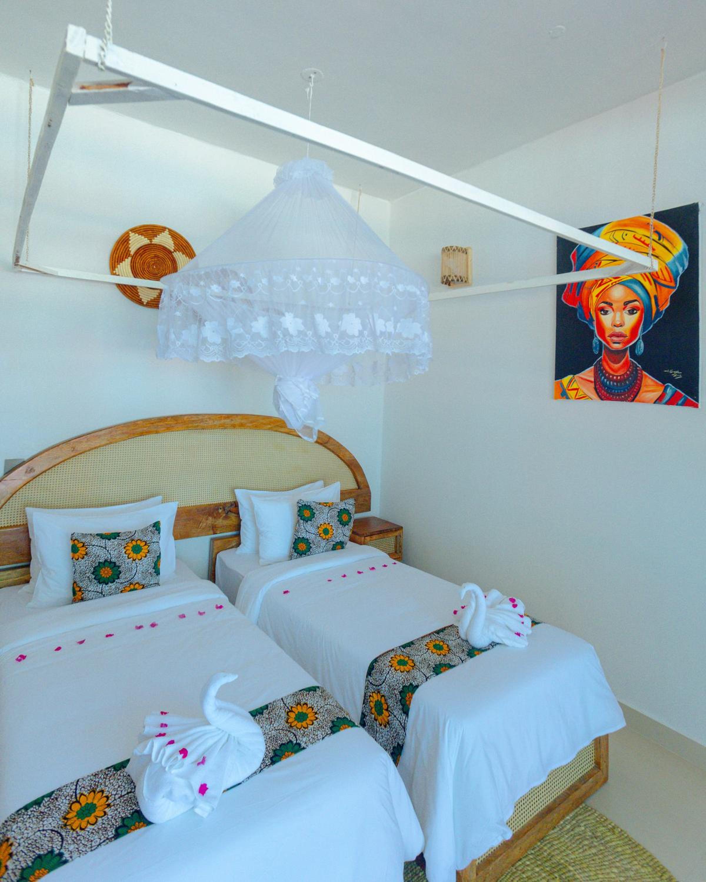 Deluxe Double Room (2 Adults + 1 Child)