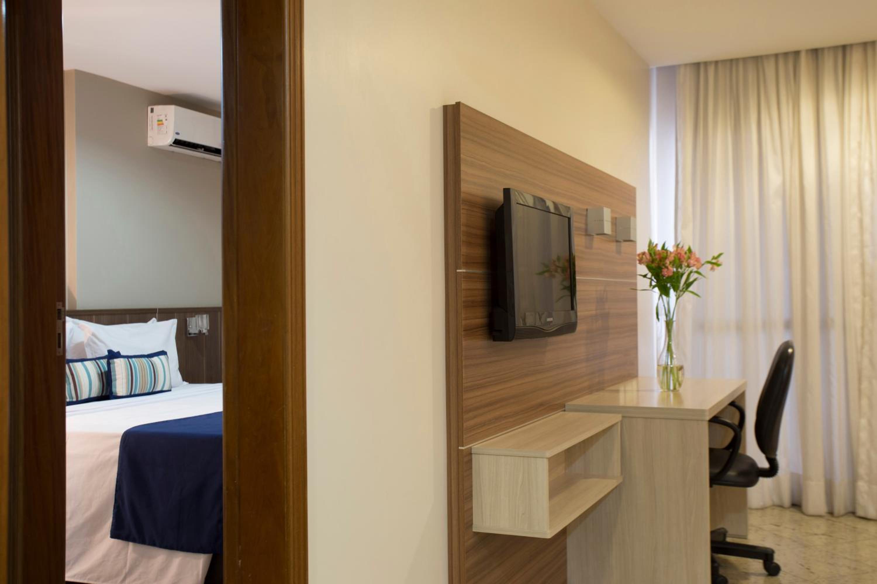 Superior Suite - Photo 11