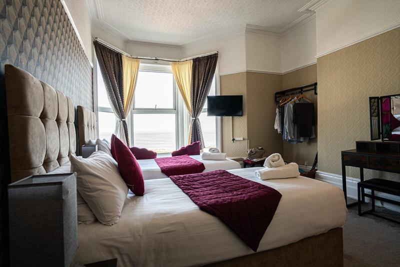 Superior Twin Room with Sea View photo 2