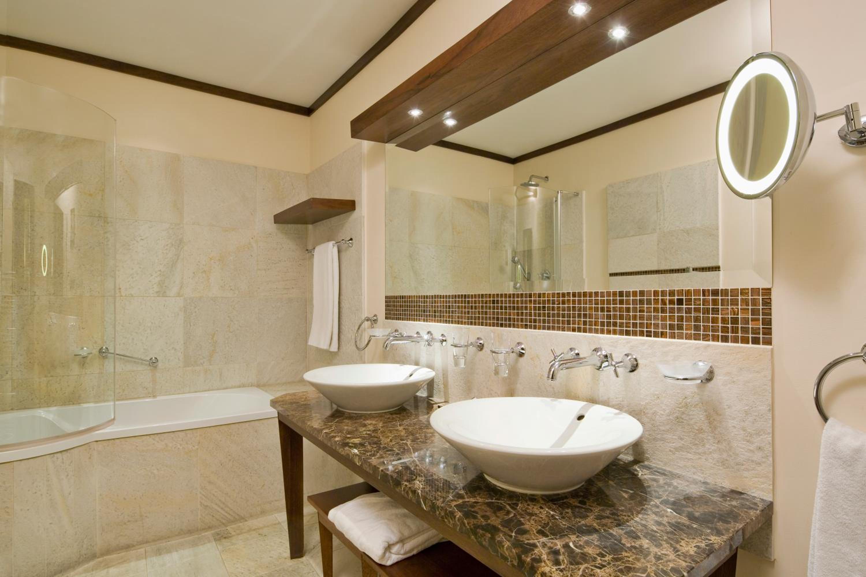 Superior Twin Room - Photo 4