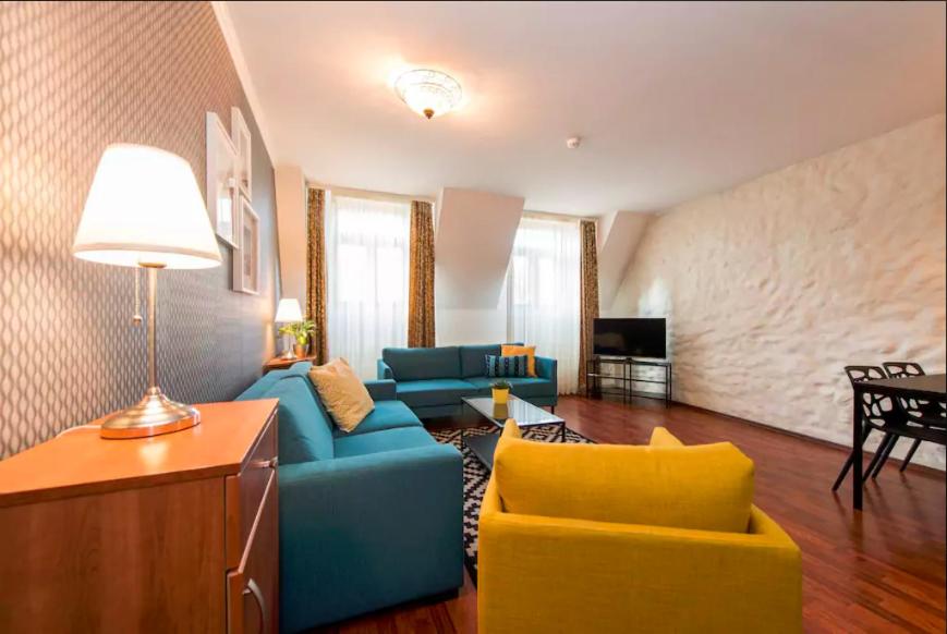 One-Bedroom Apartment with Old Town View photo 1