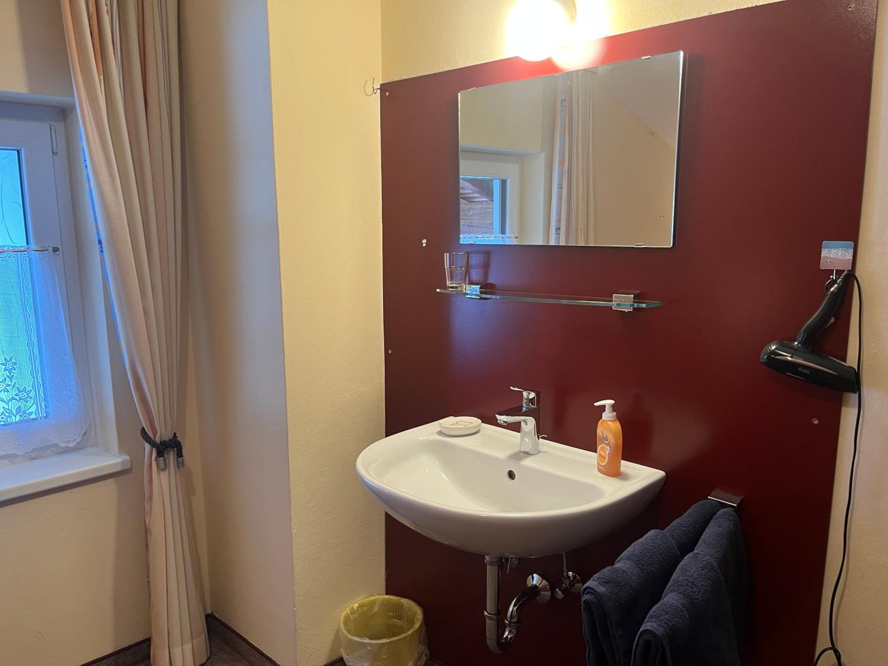 Budget Double Room photo 1
