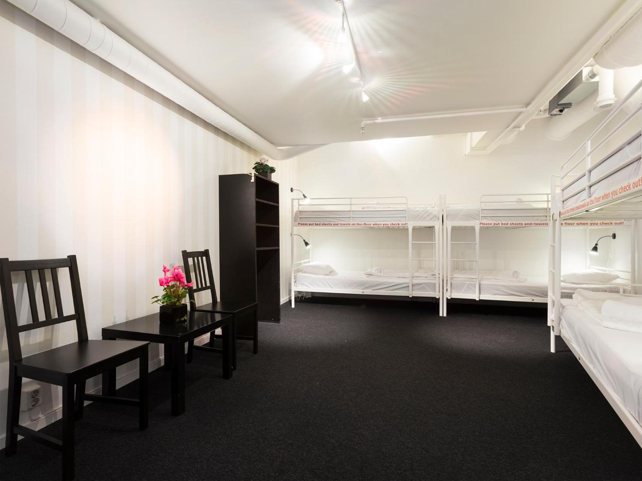 Family Room with Private Bathroom (6 Adults) - No Window