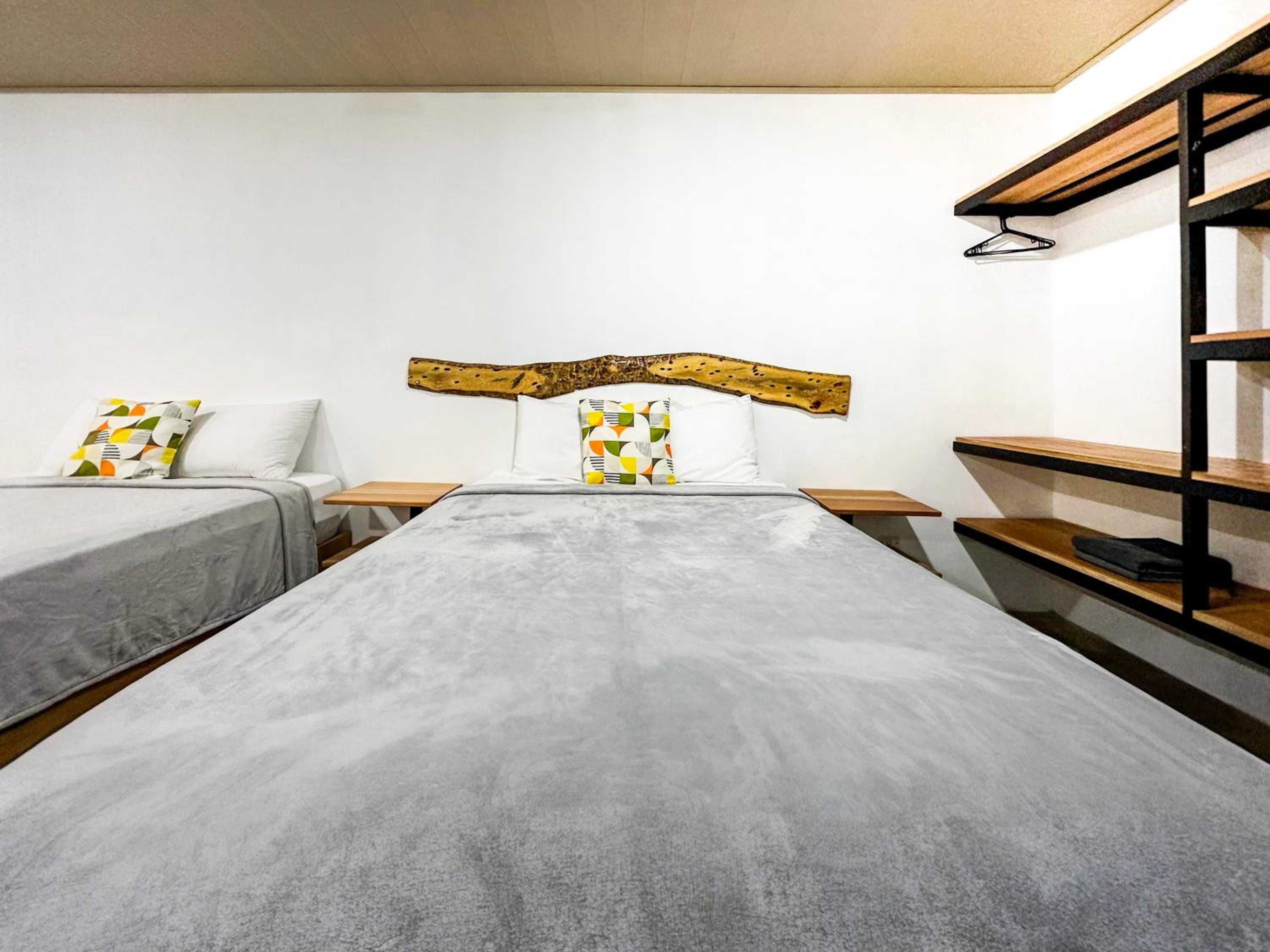 Deluxe Queen Room with Two Queen Beds photo 2