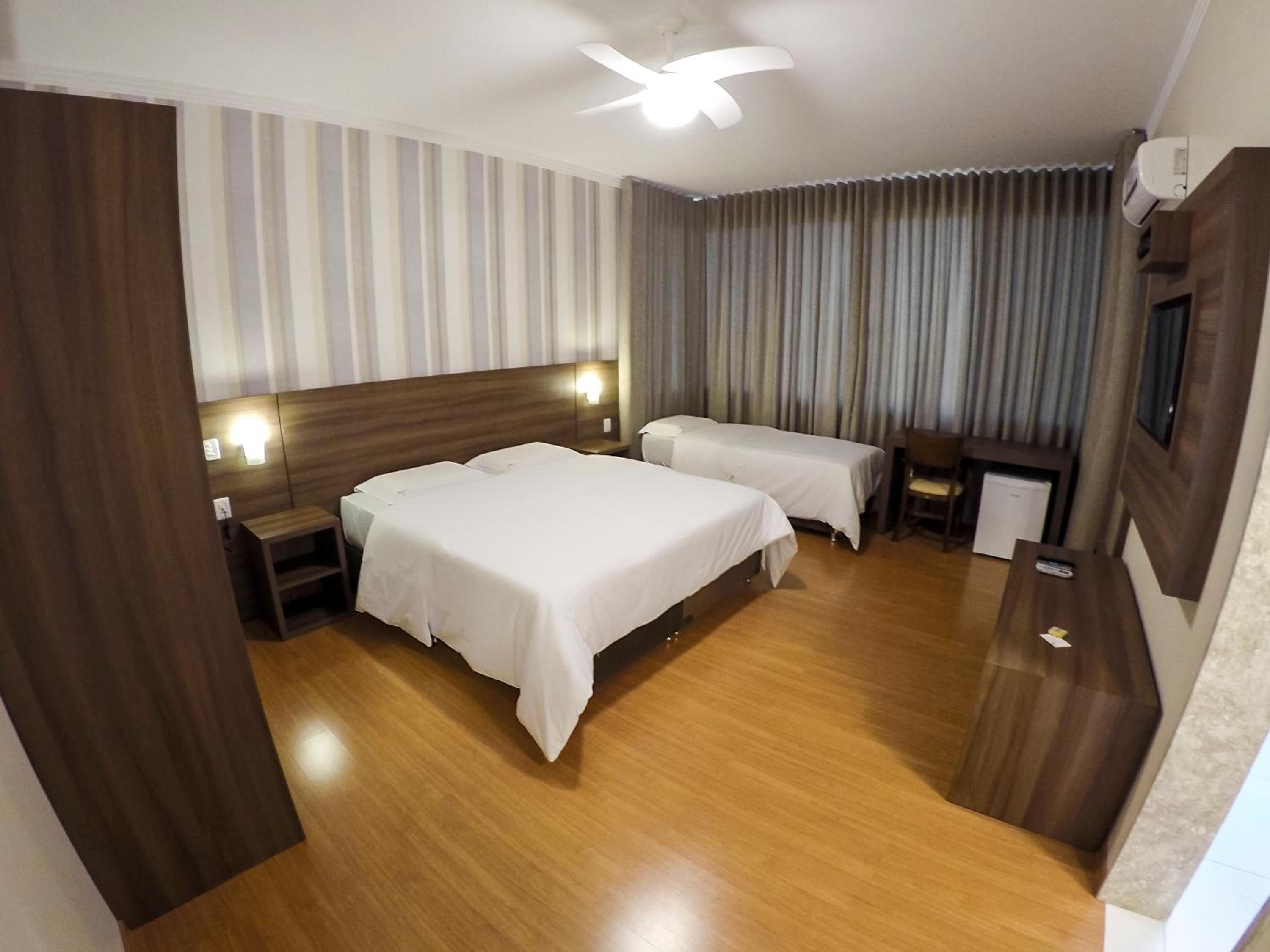 Suite Triple with Lake View