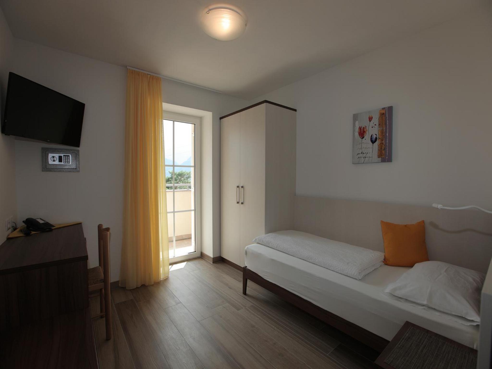 Single Room photo 2