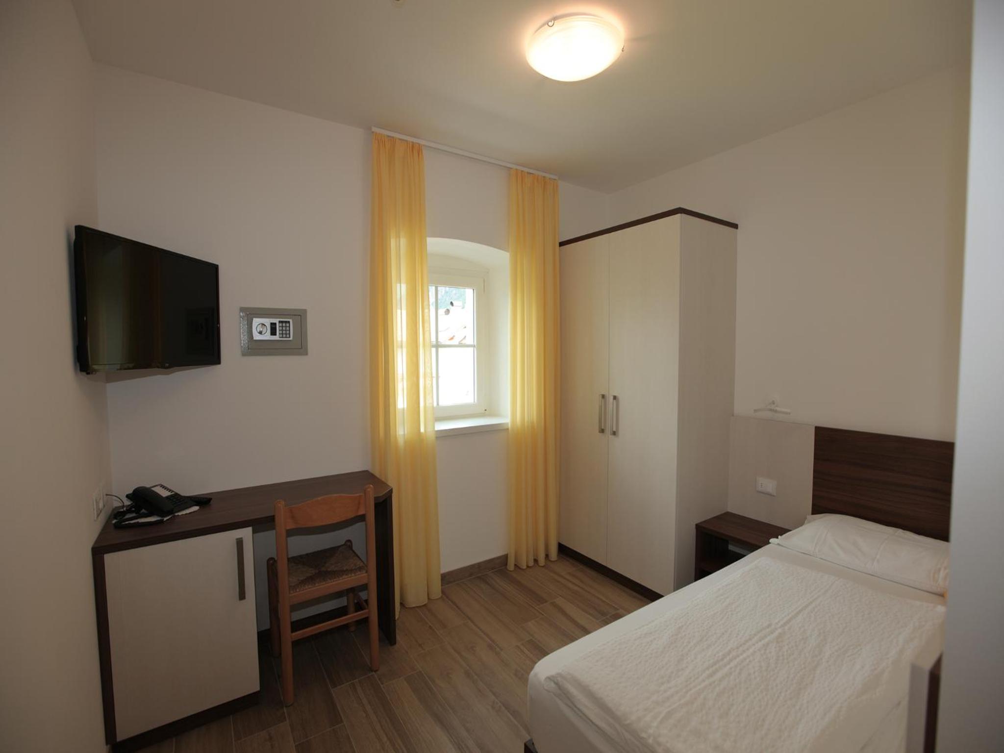Single Room photo 3