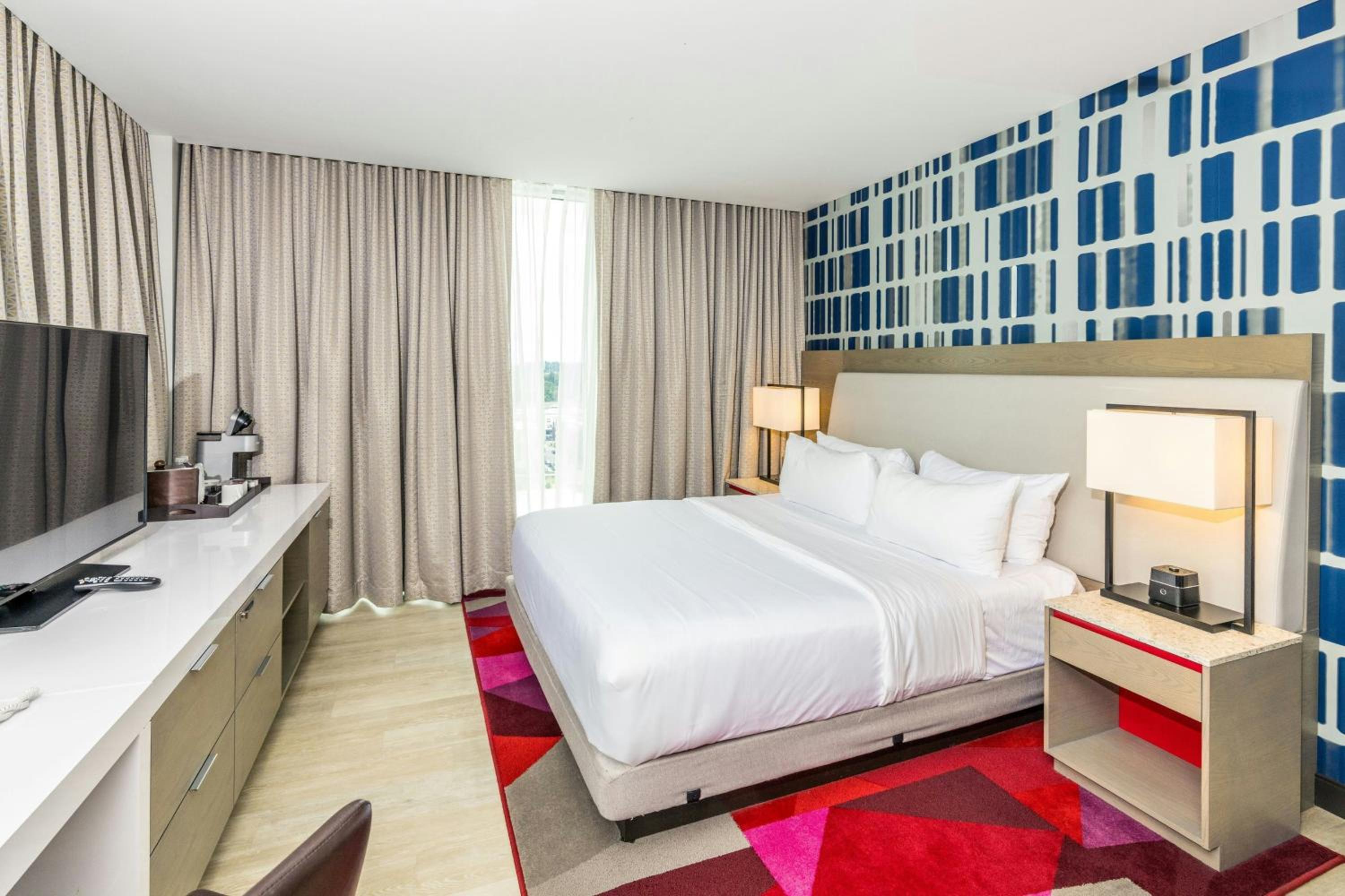 Junior King Suite photo 2