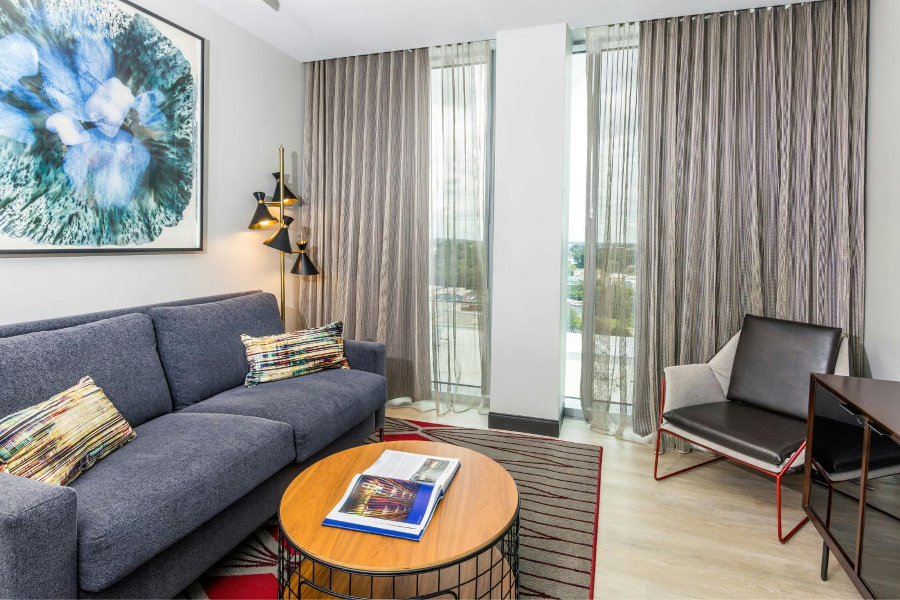 King Suite with Sofa Bed and City View photo 2
