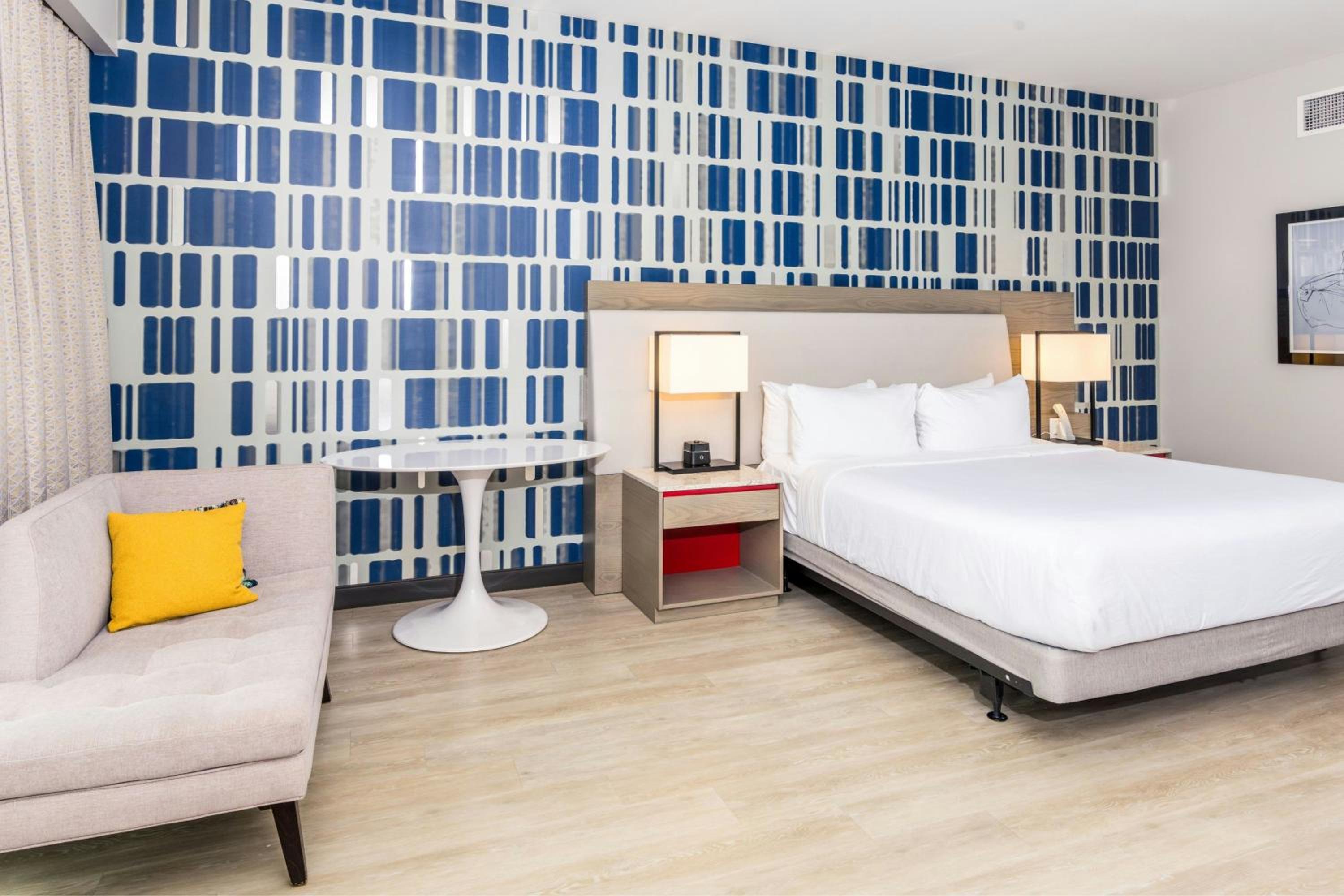 King Room with Roll-In Shower and City View - Mobility and Hearing Accessible photo 2